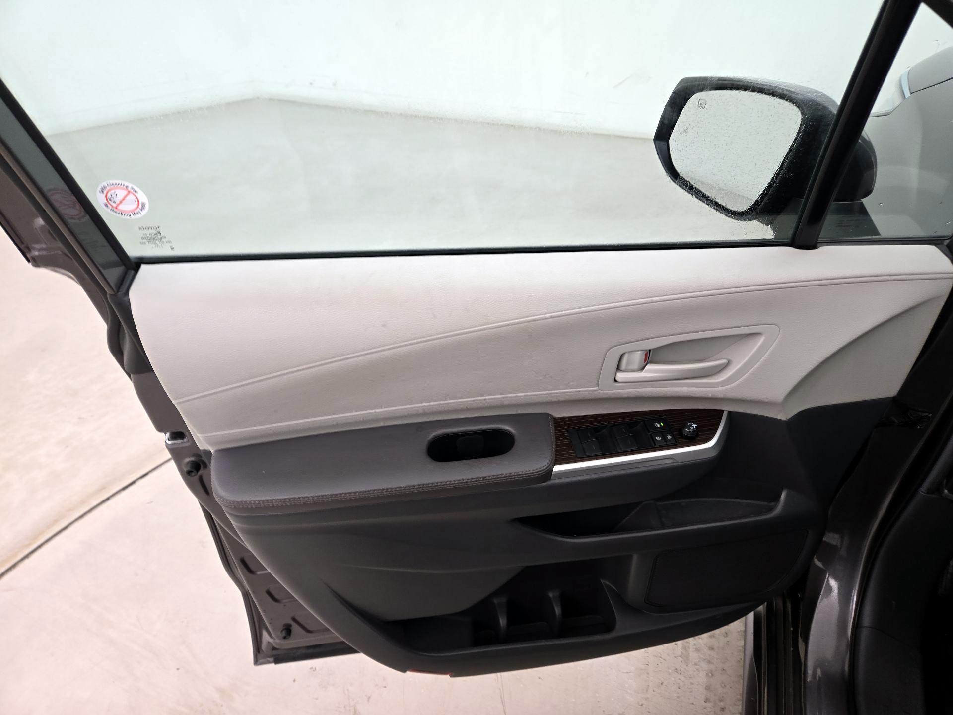 Thumbnail: 2024 Toyota Sienna - 12