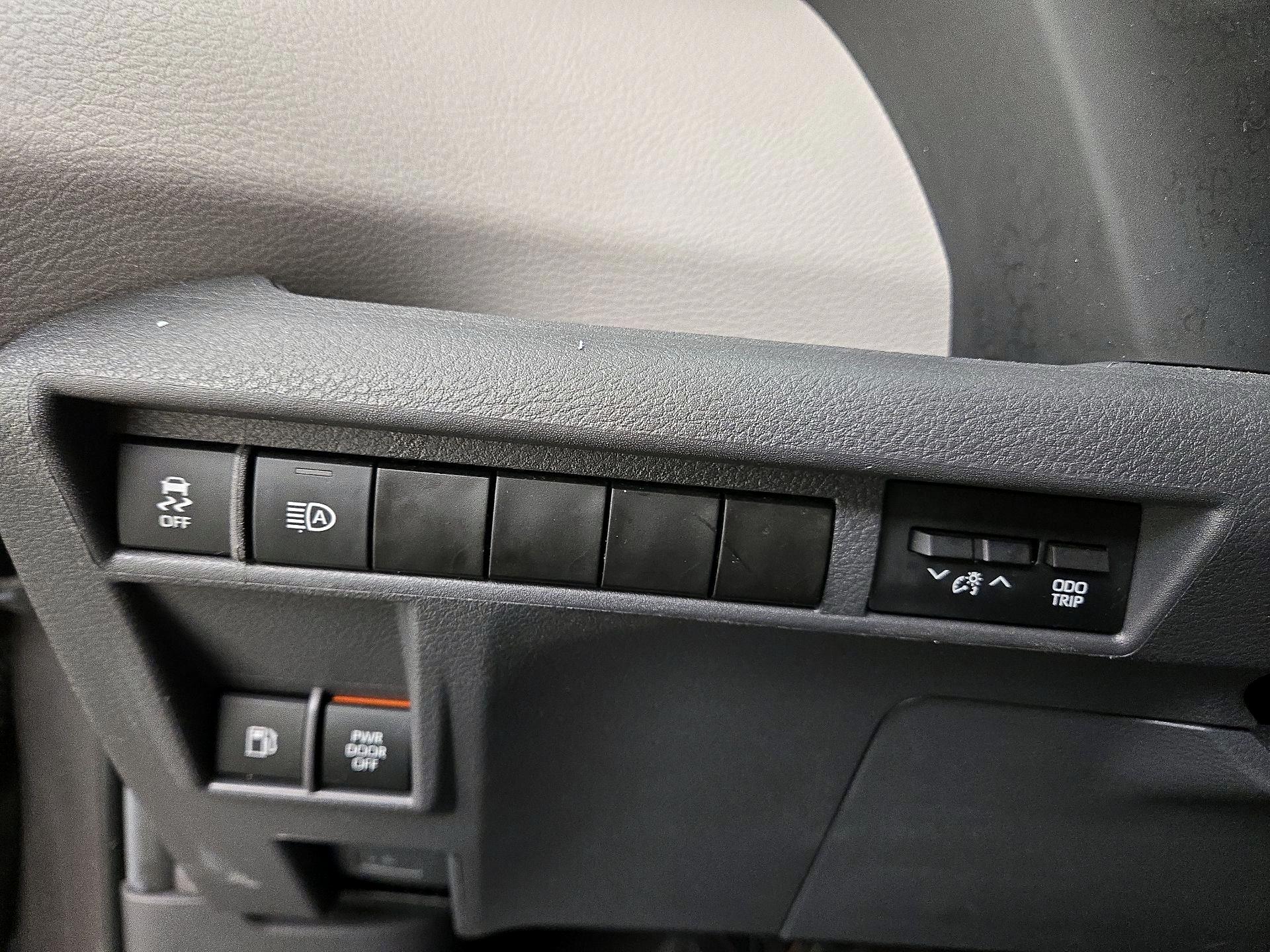 Thumbnail: 2024 Toyota Sienna - 13