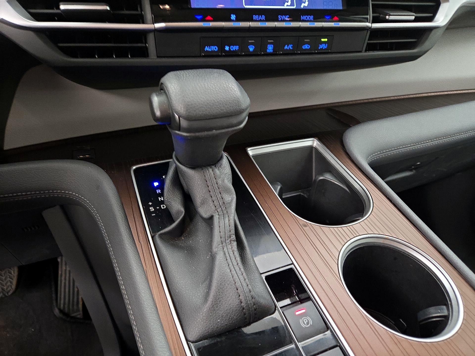 Thumbnail: 2024 Toyota Sienna - 17