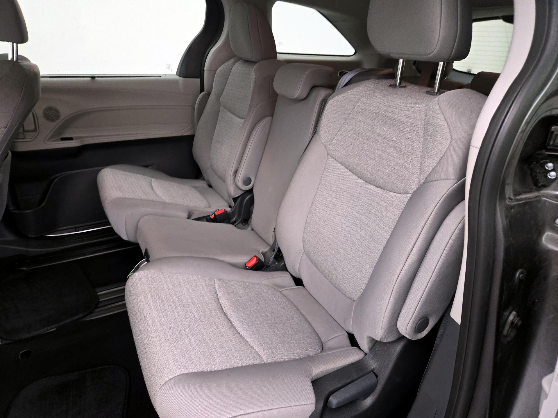 Thumbnail: 2024 Toyota Sienna - 19