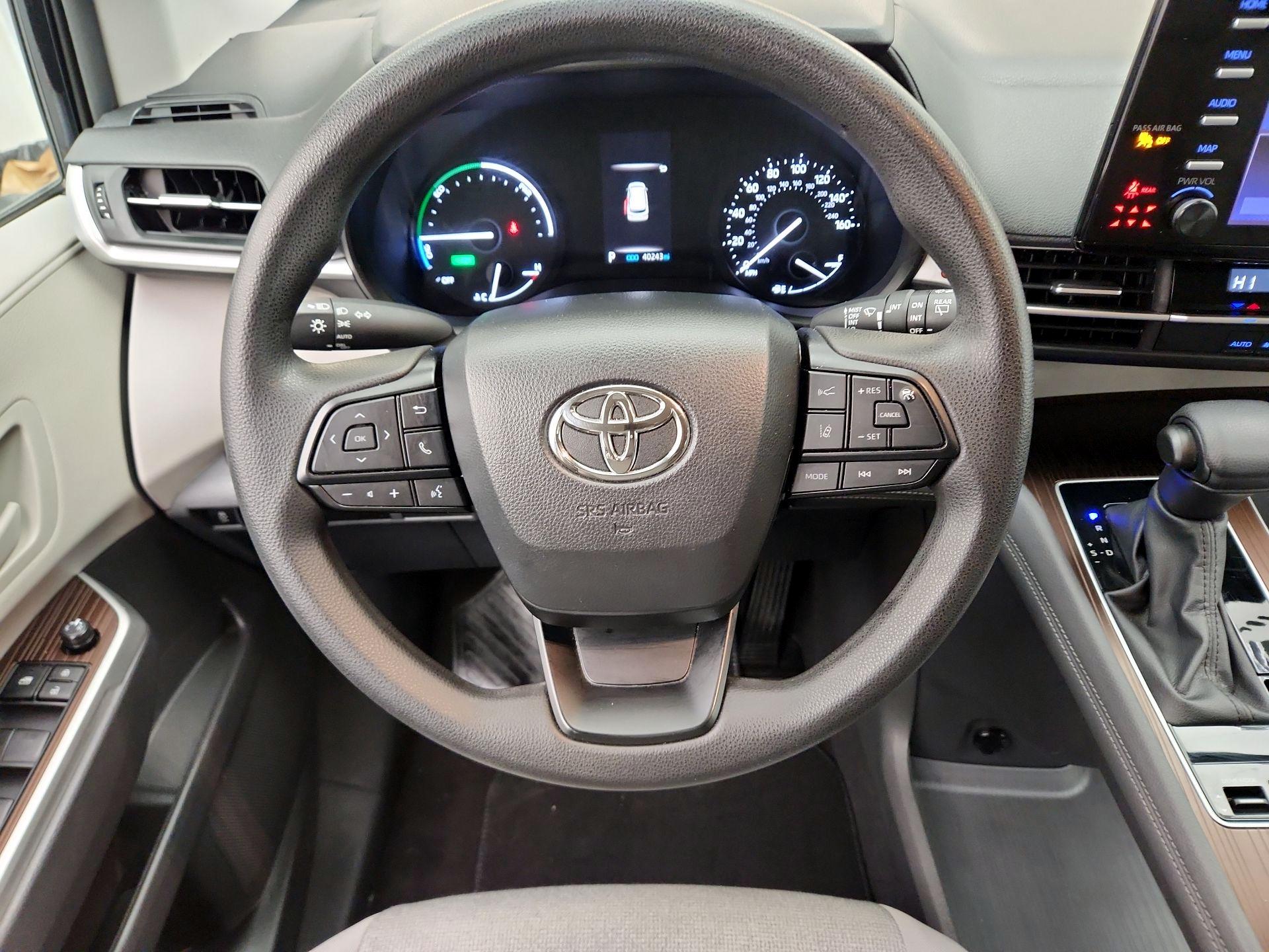 Thumbnail: 2024 Toyota Sienna - 10