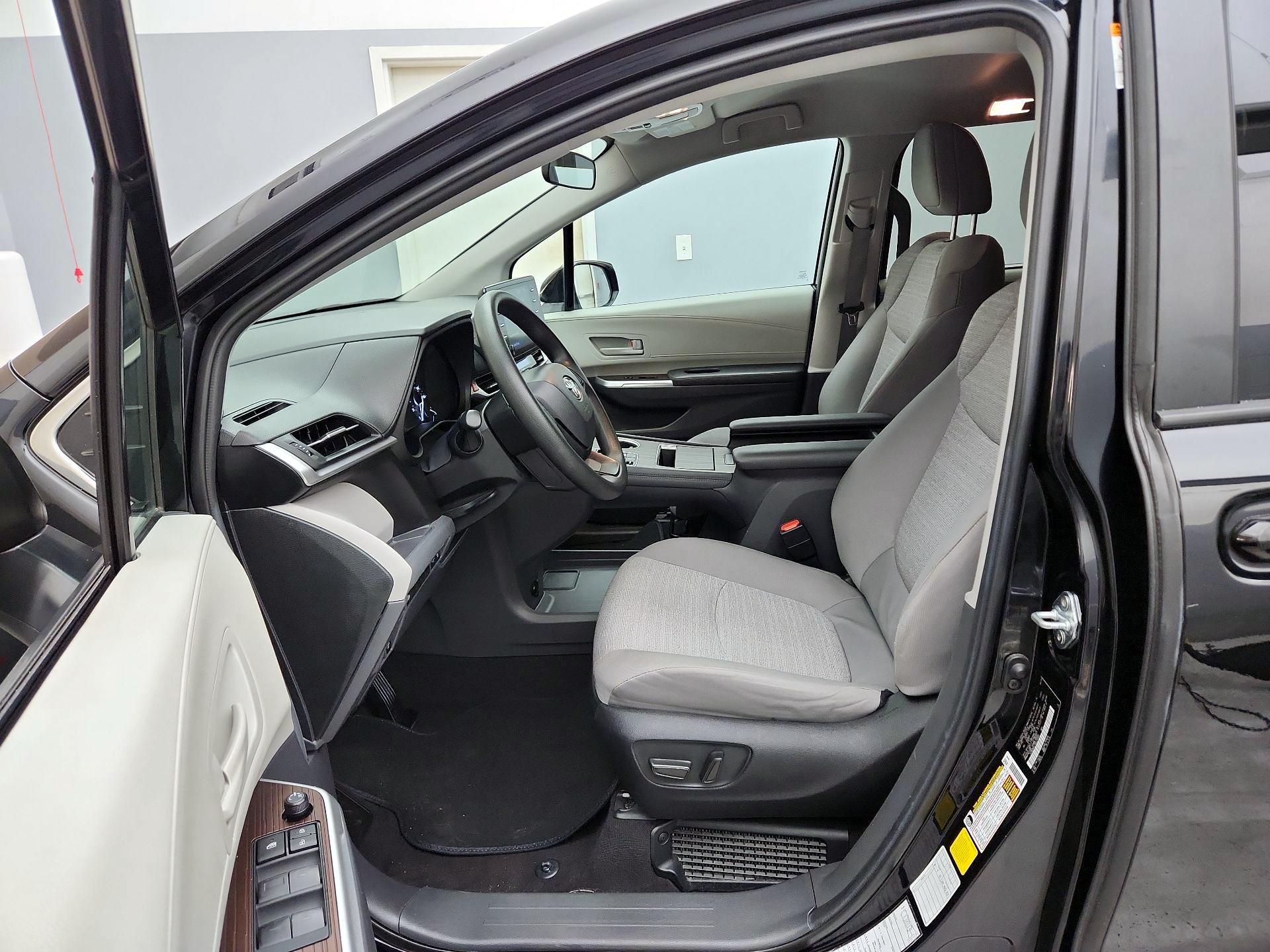 Thumbnail: 2024 Toyota Sienna - 11