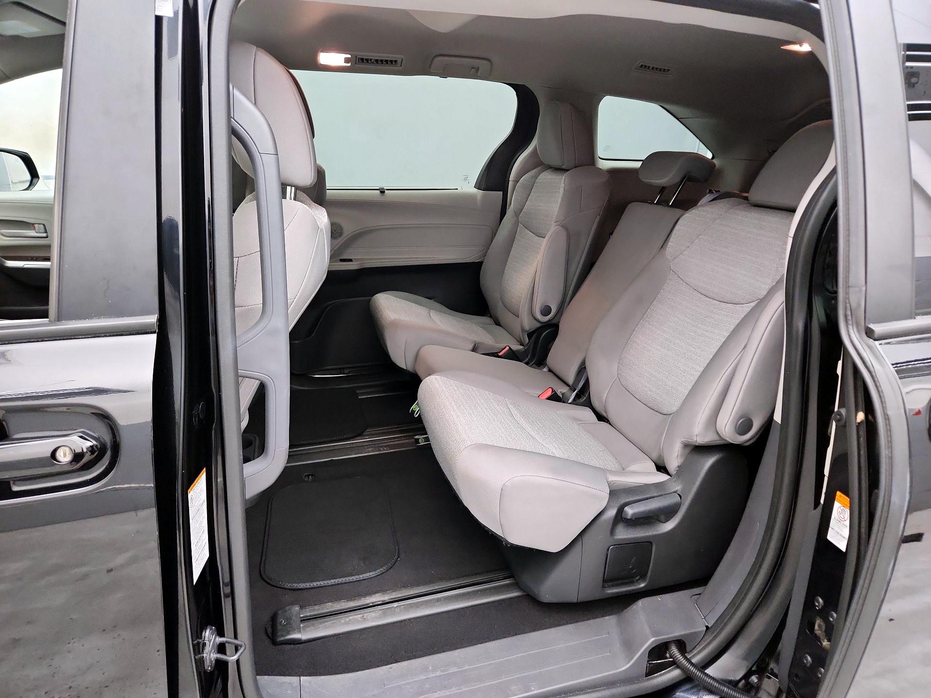 Thumbnail: 2024 Toyota Sienna - 19