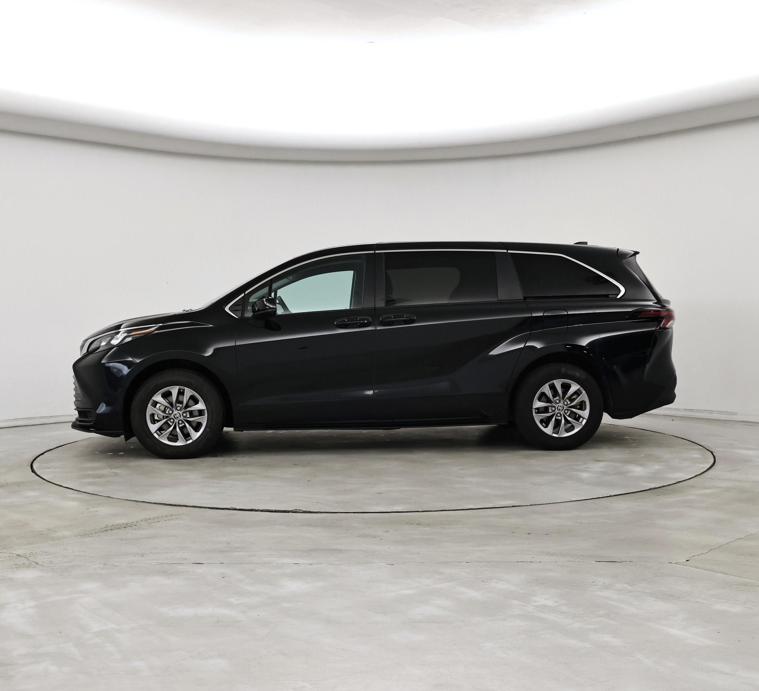 Thumbnail: 2024 Toyota Sienna - 3