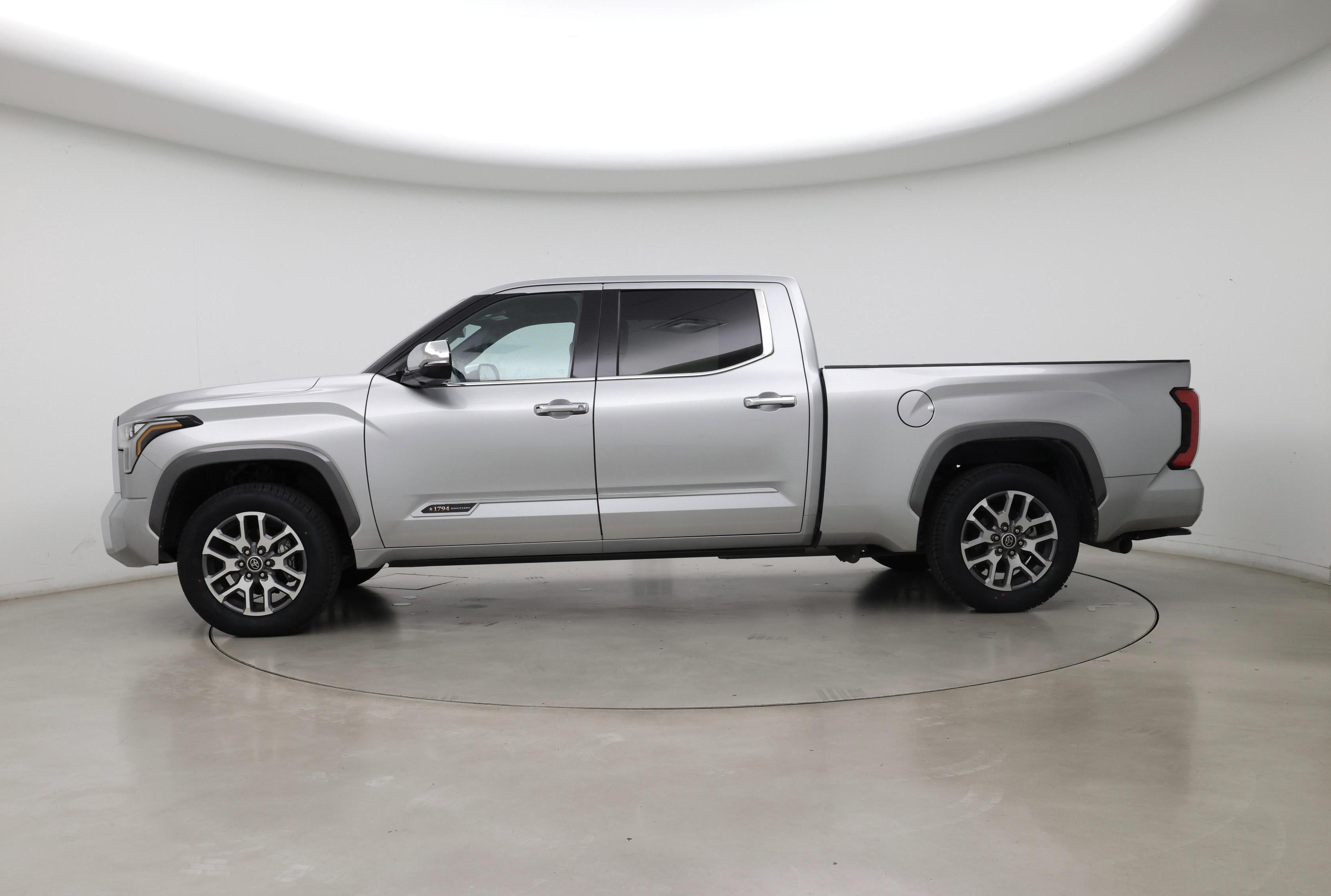 Thumbnail: 2022 Toyota Tundra - 3