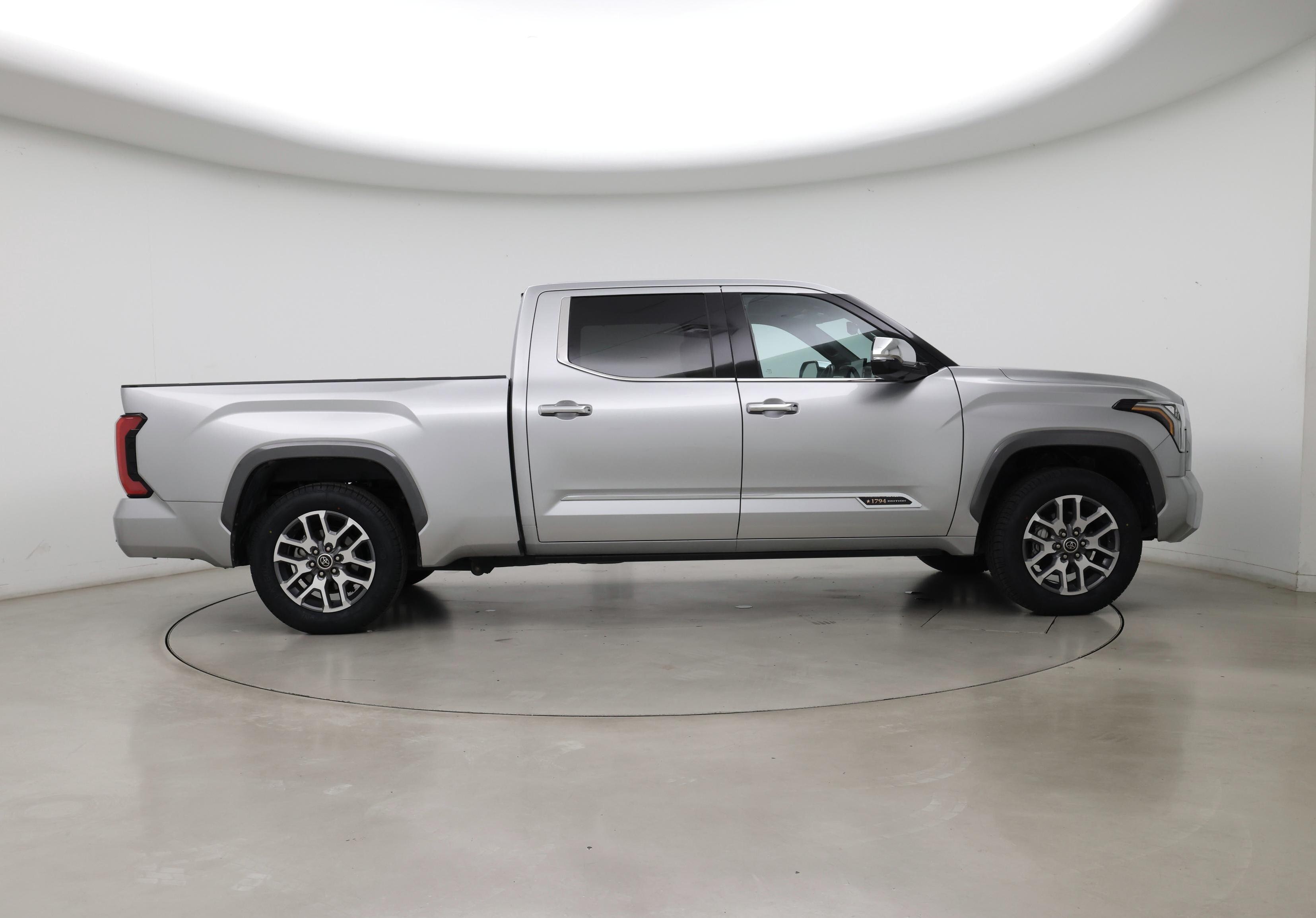 Thumbnail: 2022 Toyota Tundra - 7