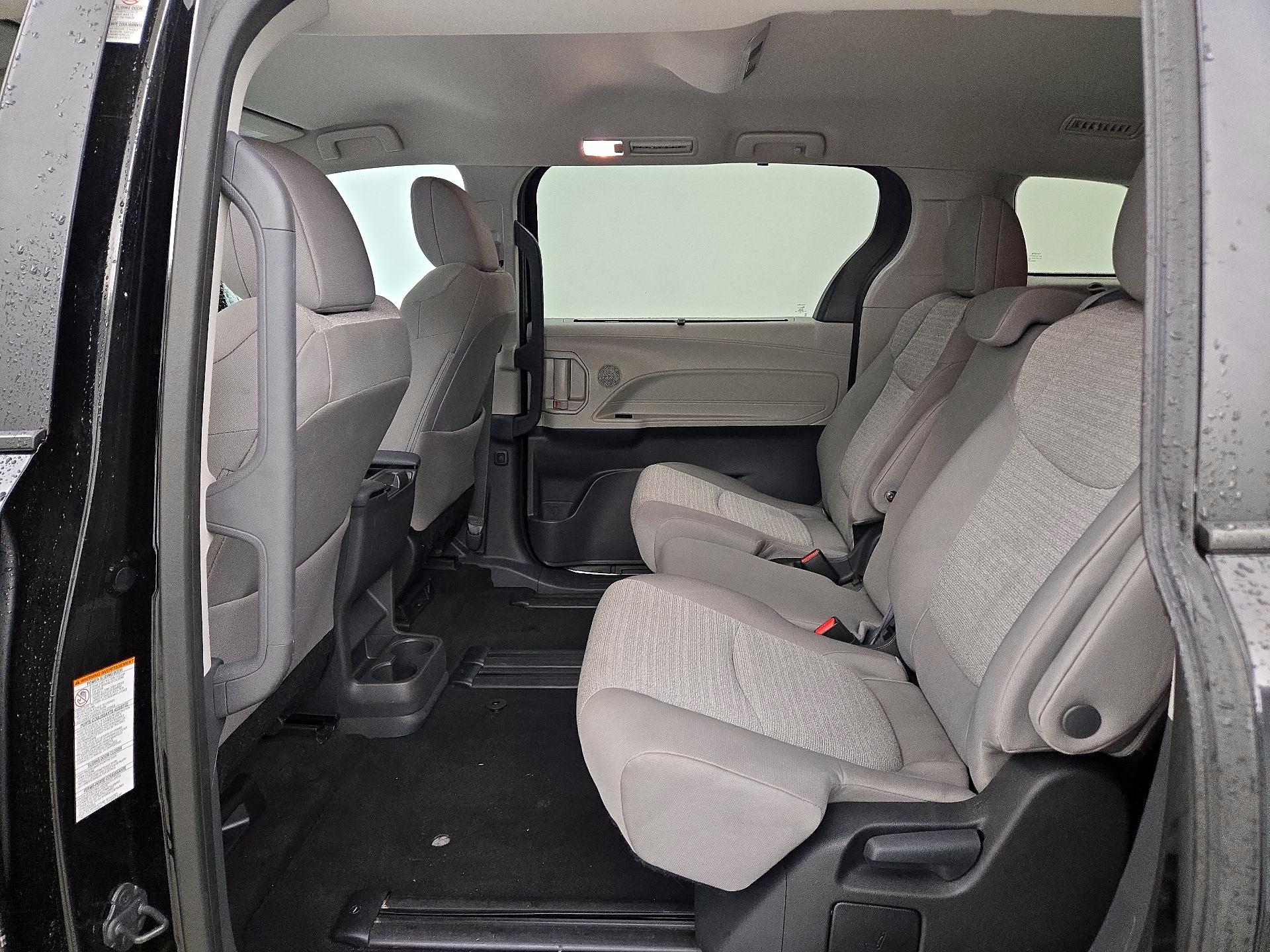 Thumbnail: 2024 Toyota Sienna - 19