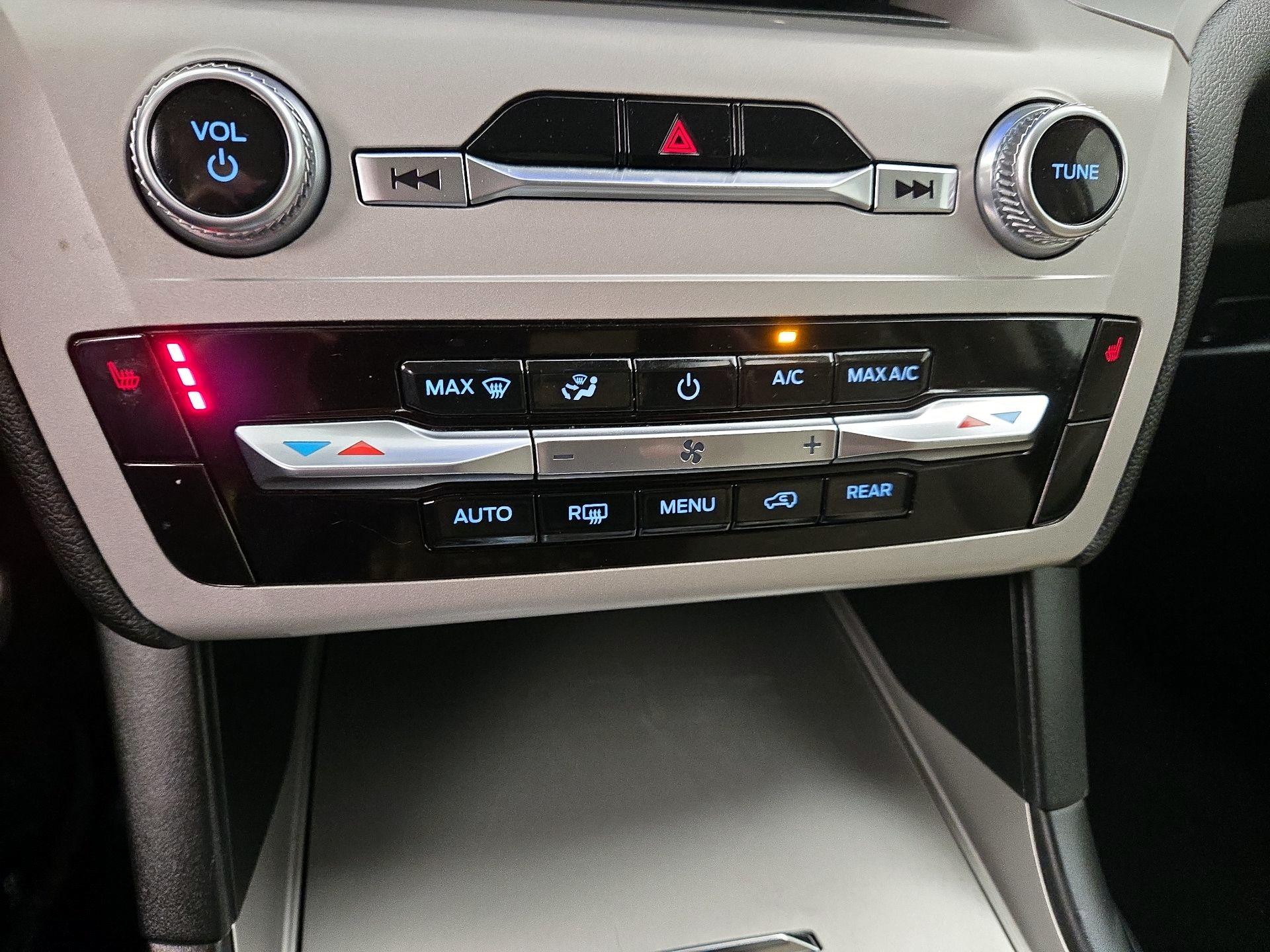 Thumbnail: 2023 Ford Explorer - 16