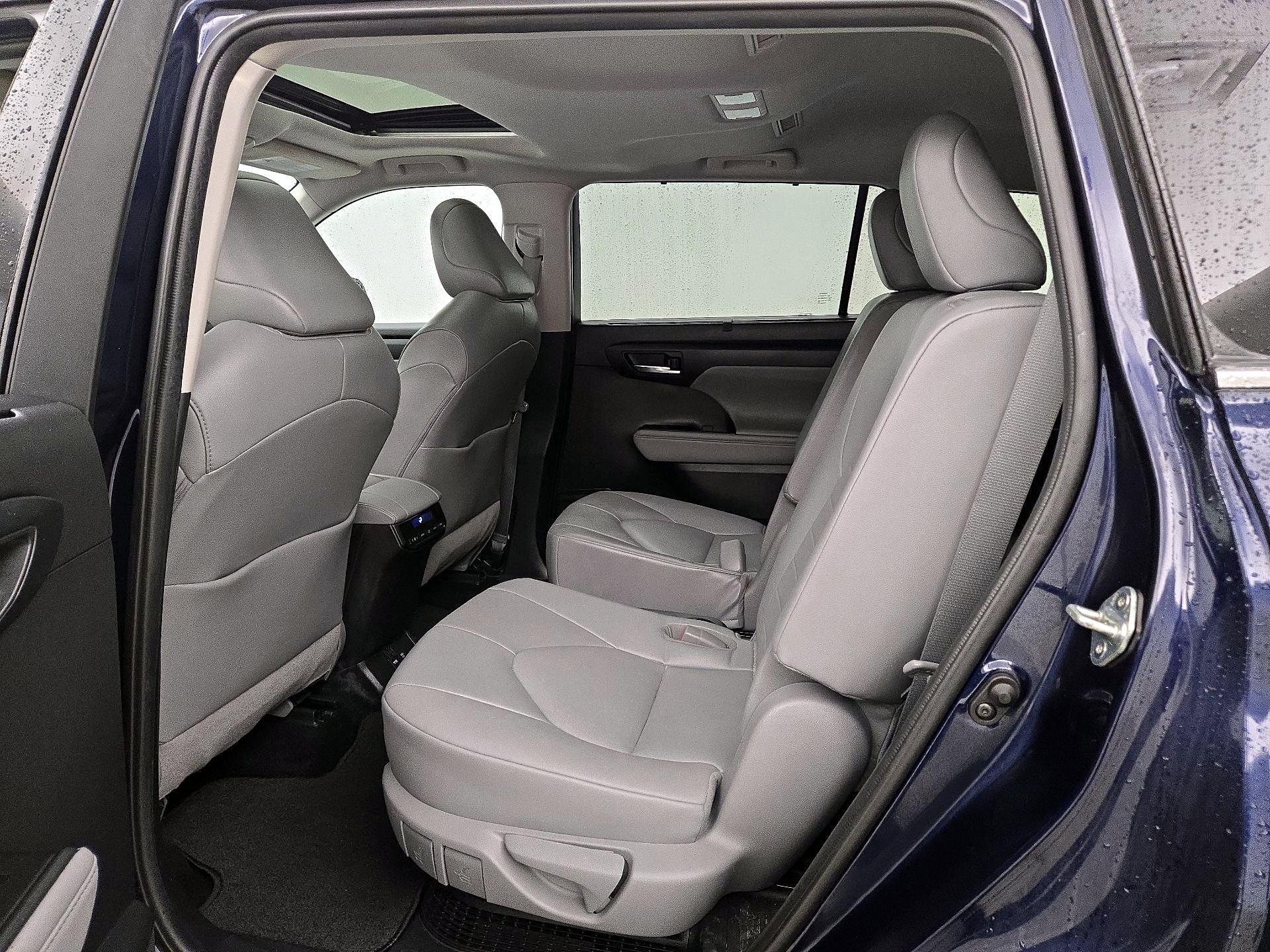 Thumbnail: 2021 Toyota Highlander - 20