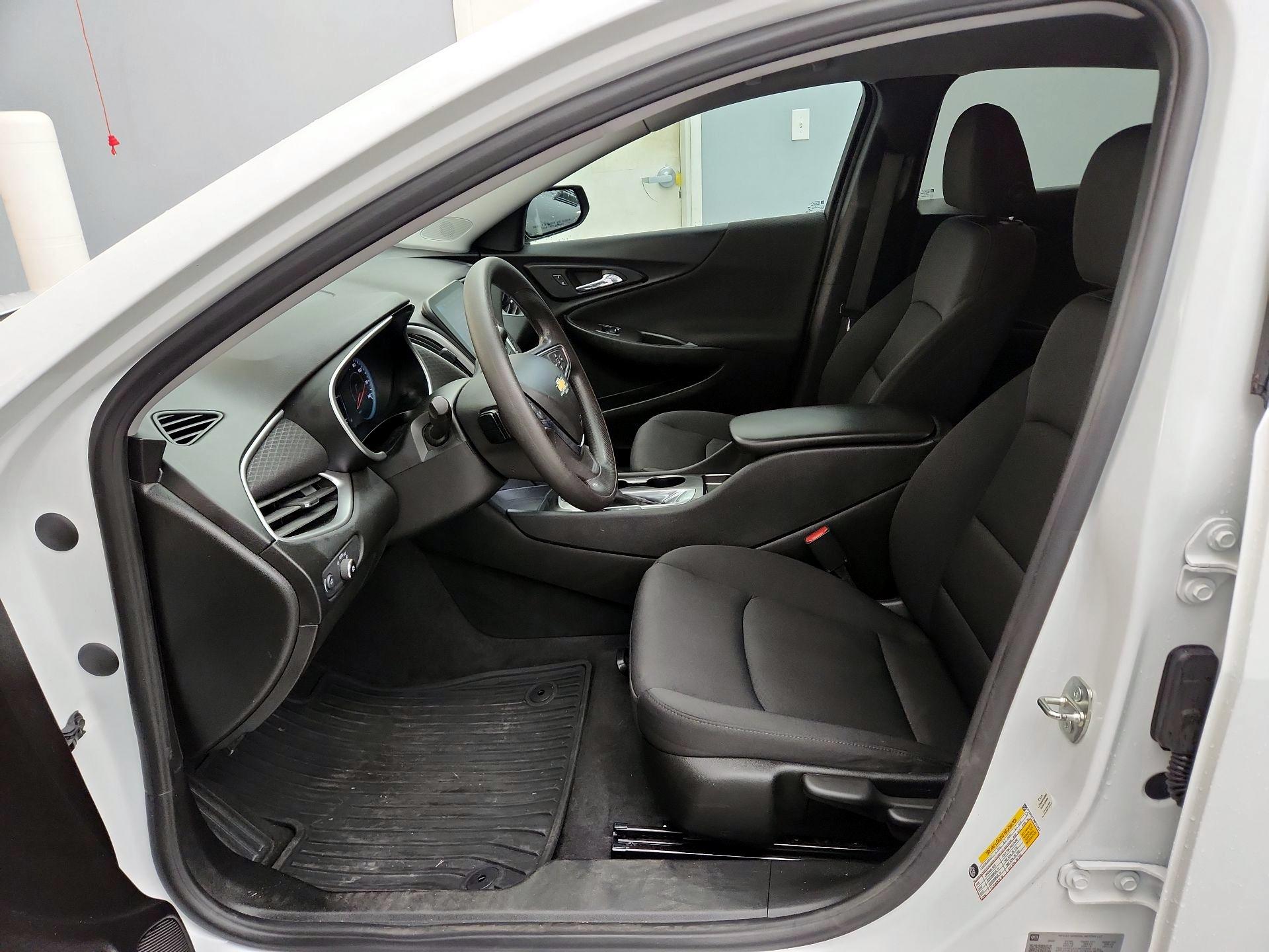 Thumbnail: 2022 Chevrolet Malibu - 11