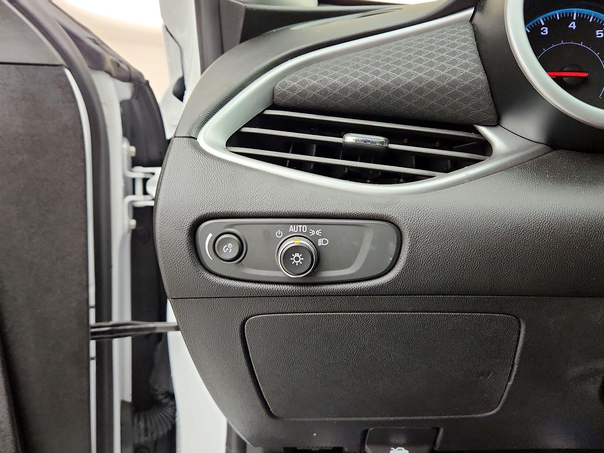 Thumbnail: 2022 Chevrolet Malibu - 13