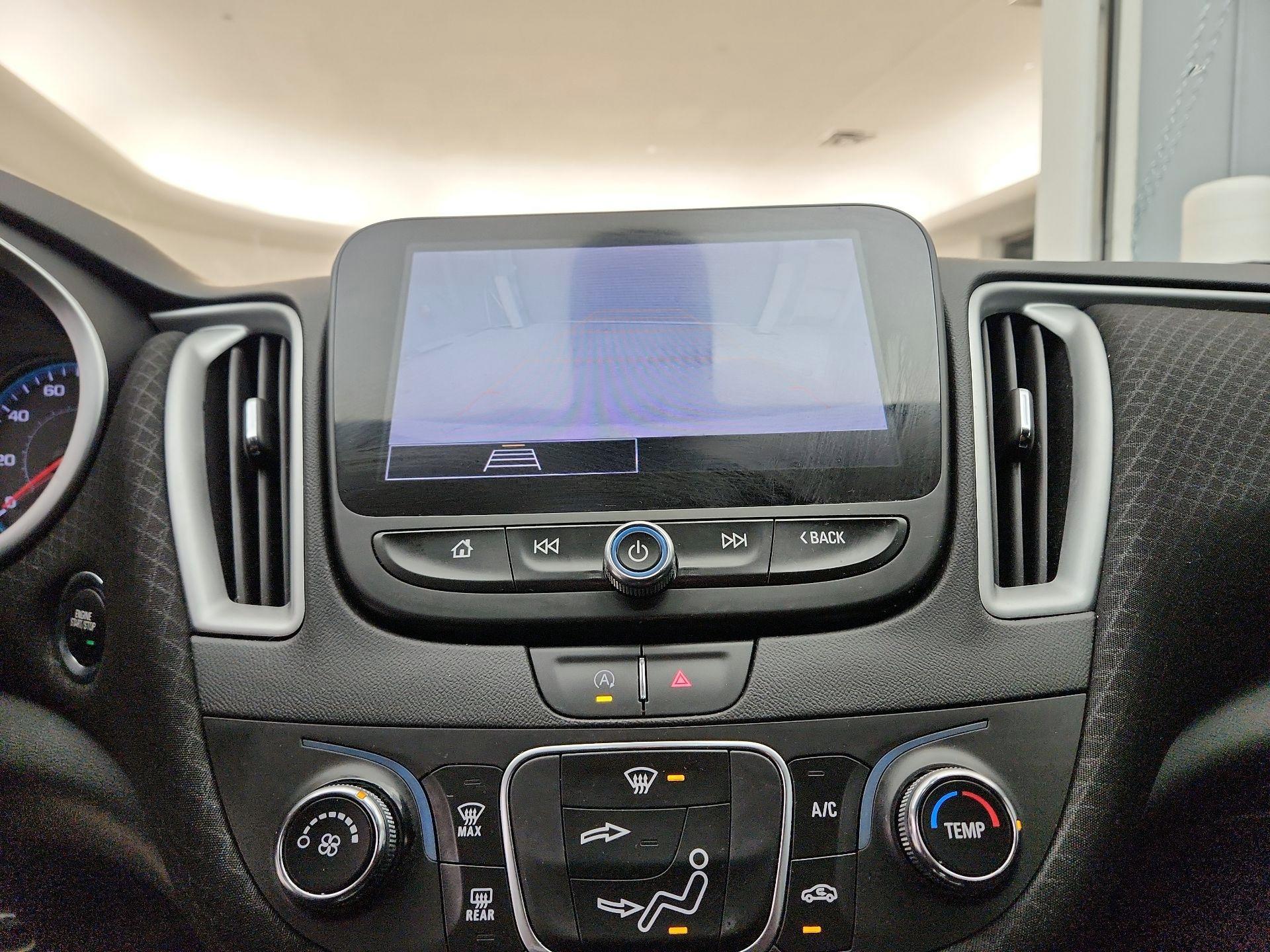 Thumbnail: 2022 Chevrolet Malibu - 14