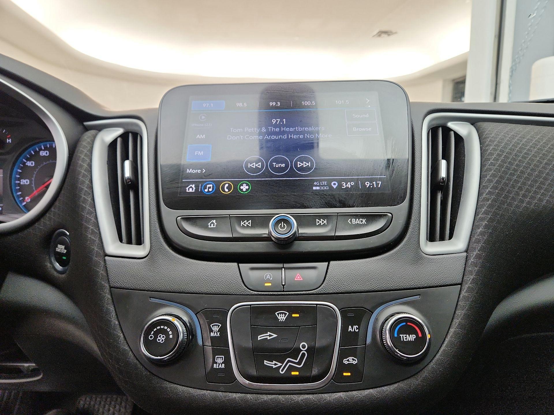 Thumbnail: 2022 Chevrolet Malibu - 15