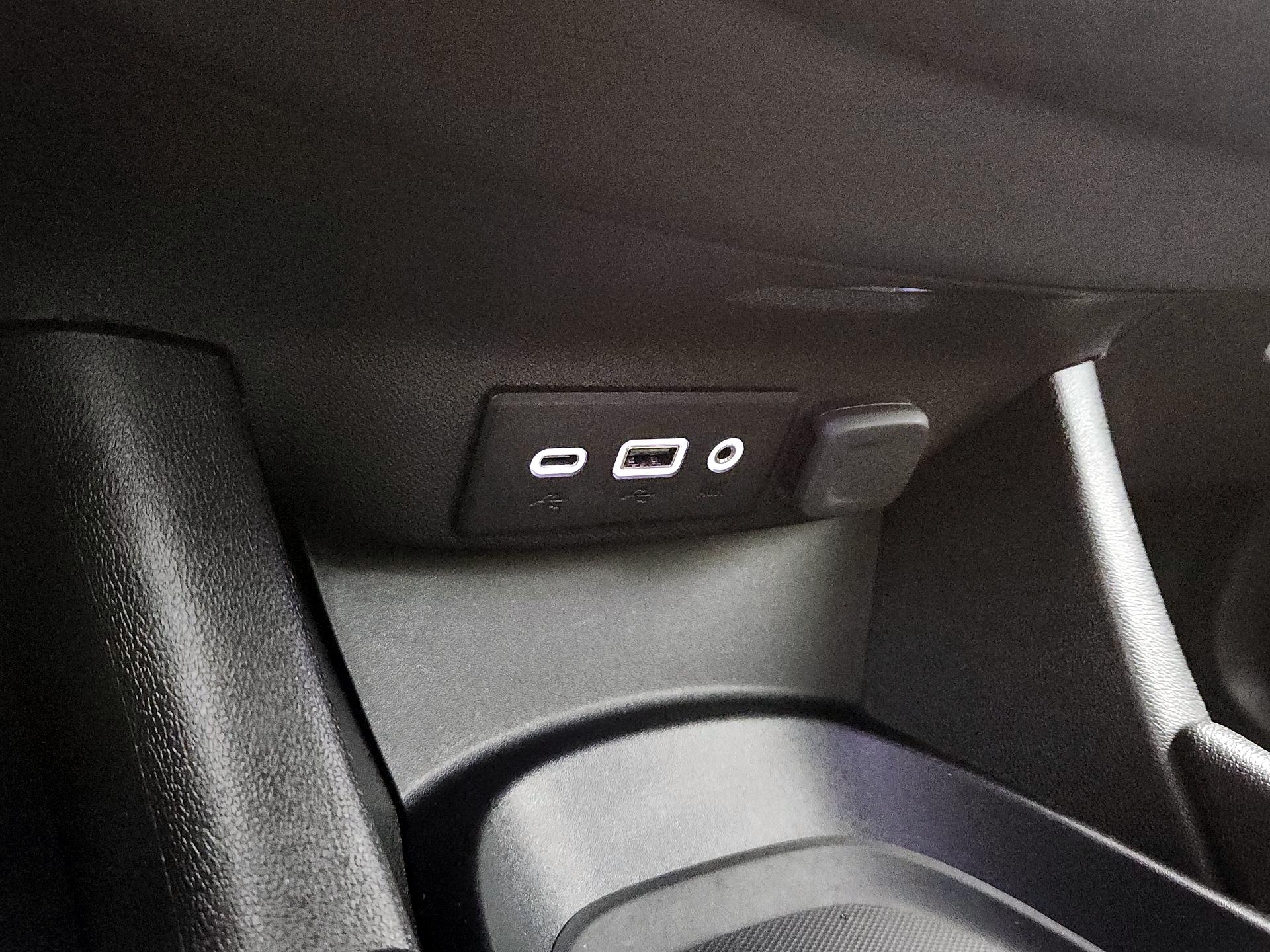 Thumbnail: 2022 Chevrolet Malibu - 18