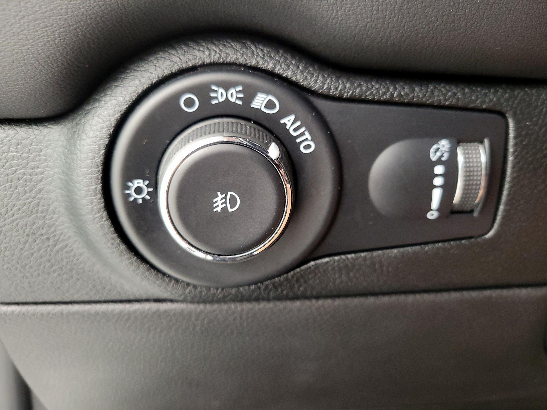 Thumbnail: 2022 Dodge Durango - 13