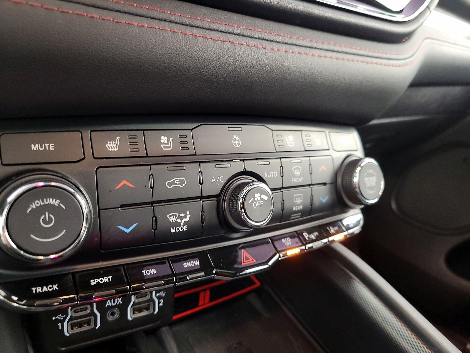 Thumbnail: 2022 Dodge Durango - 17