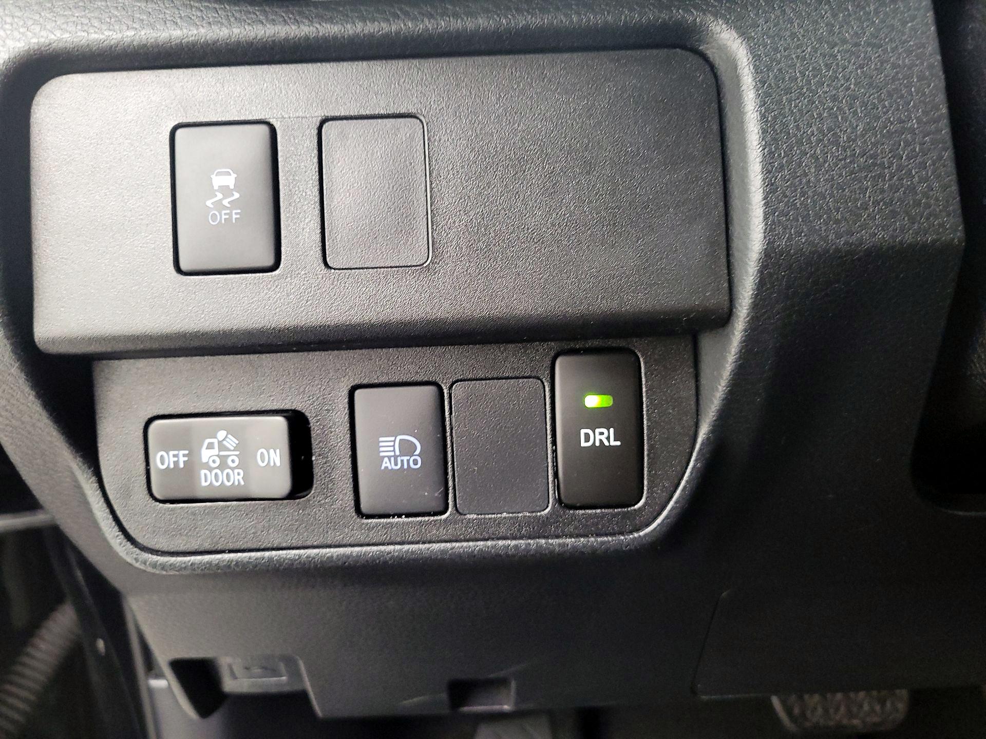 Thumbnail: 2021 Toyota Tacoma - 13