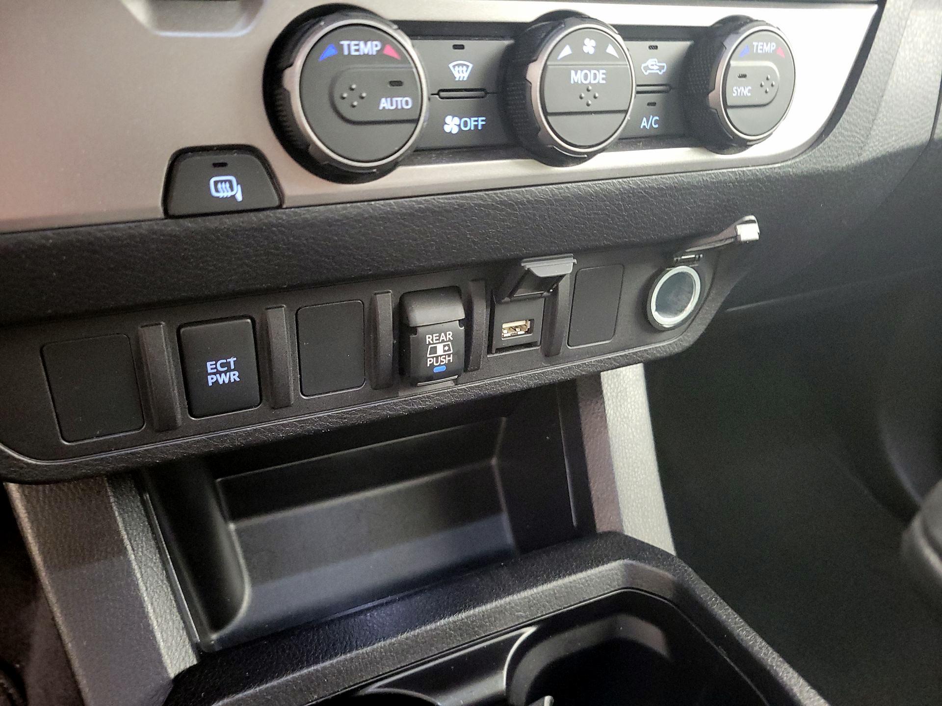 Thumbnail: 2021 Toyota Tacoma - 18