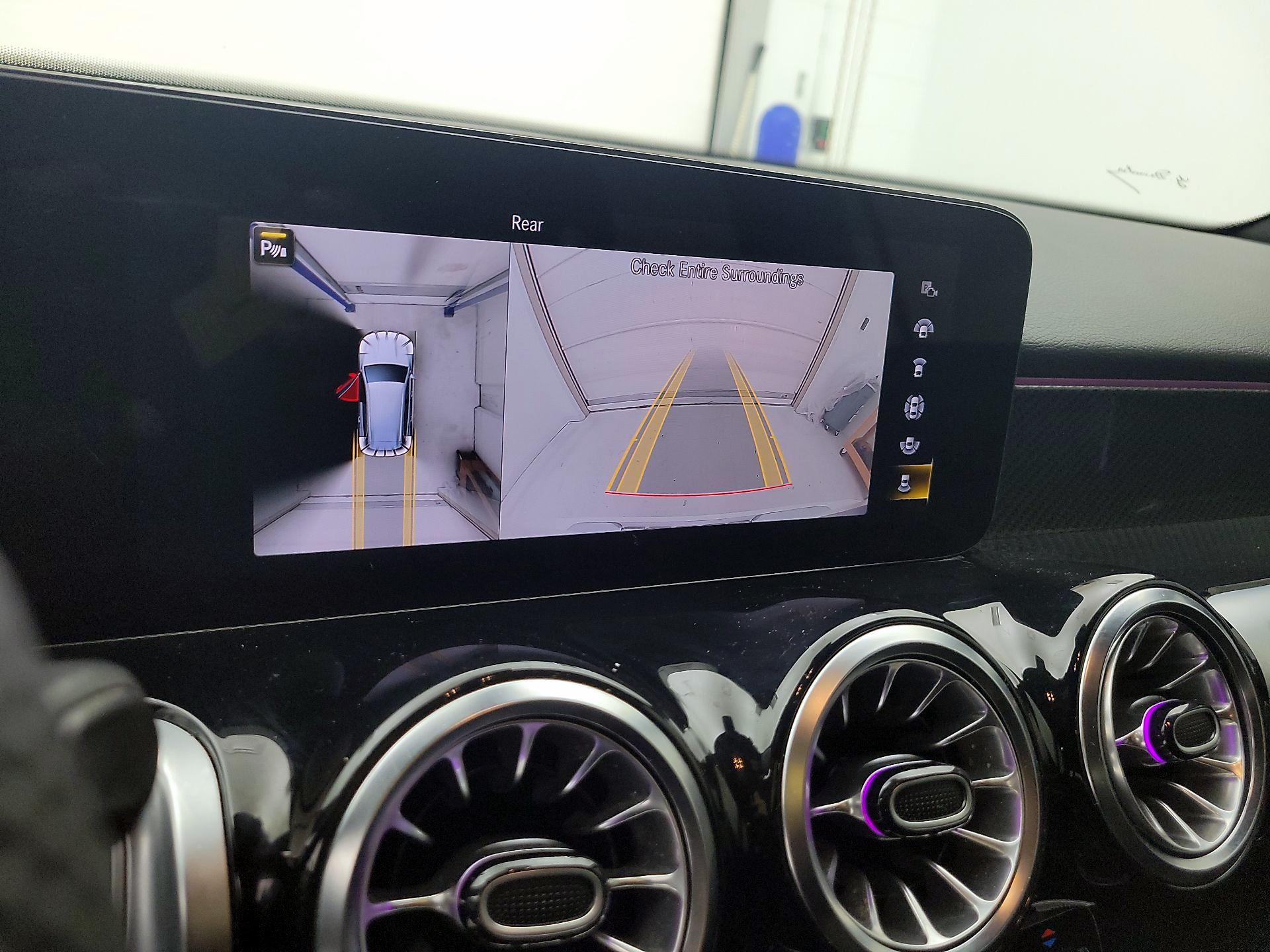 Thumbnail: 2023 Mercedes-Benz GLB - 14