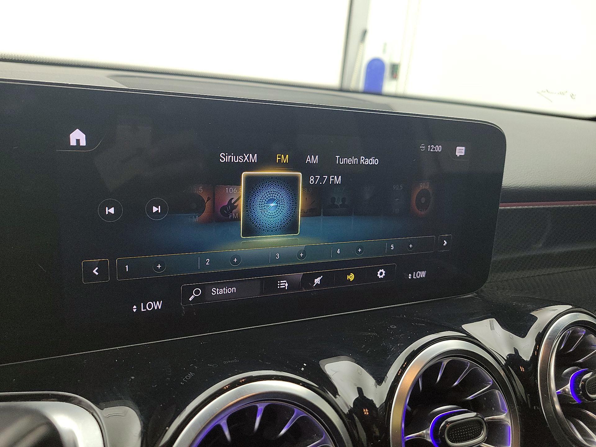 Thumbnail: 2023 Mercedes-Benz GLB - 15