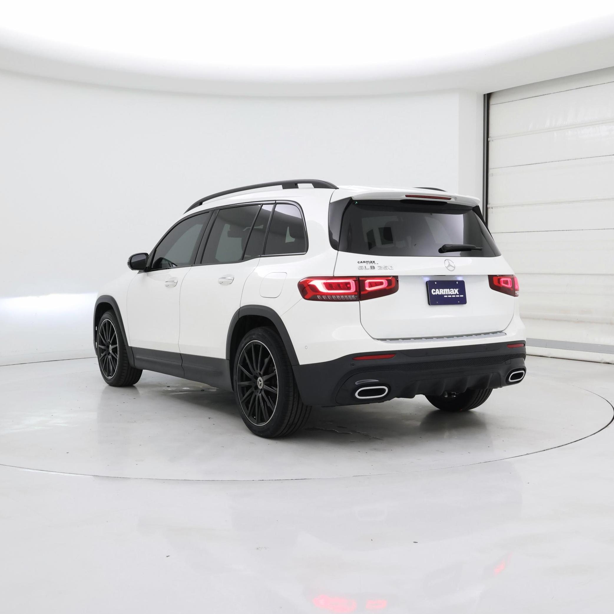 Thumbnail: 2023 Mercedes-Benz GLB - 2