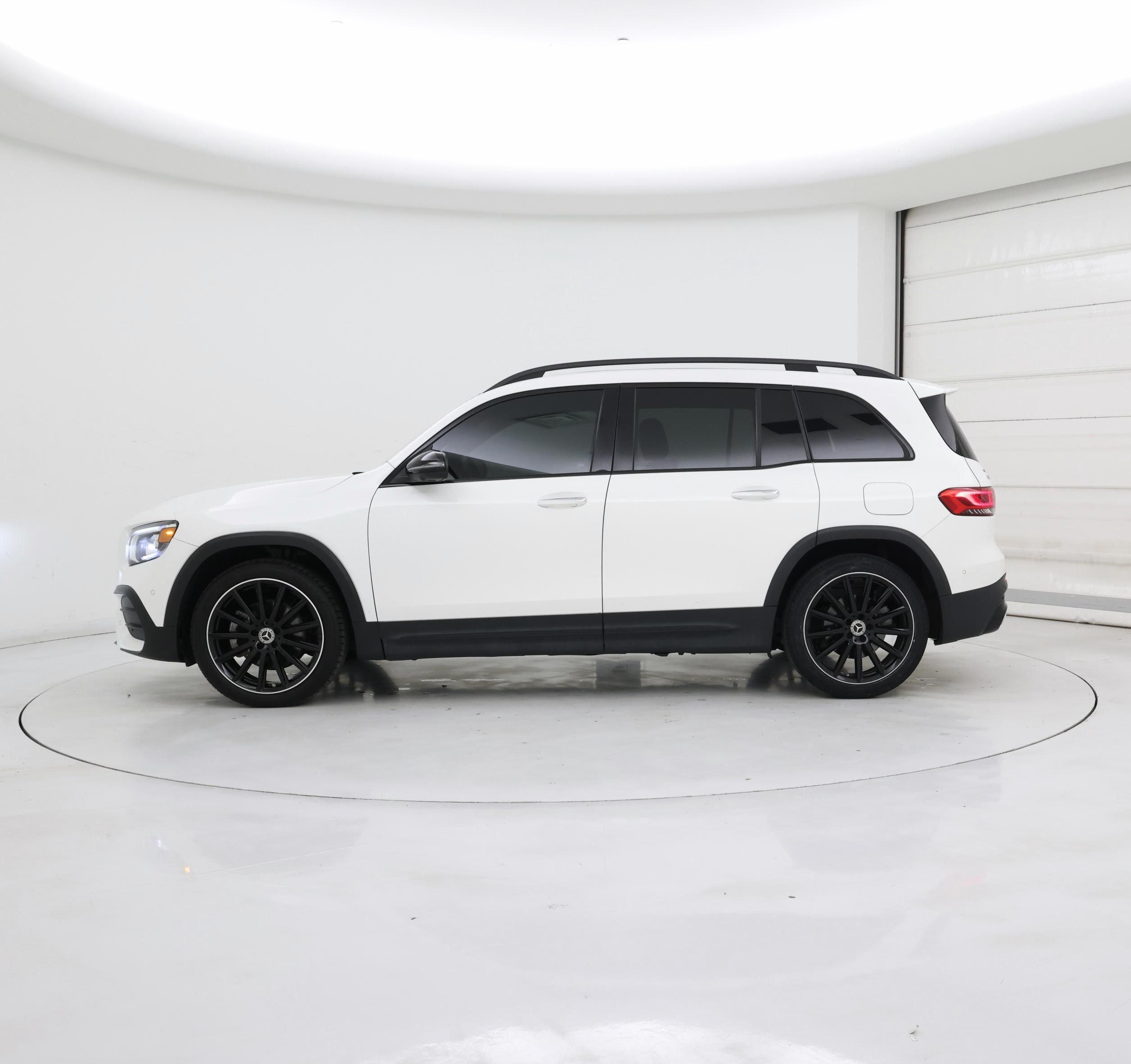 Thumbnail: 2023 Mercedes-Benz GLB - 3