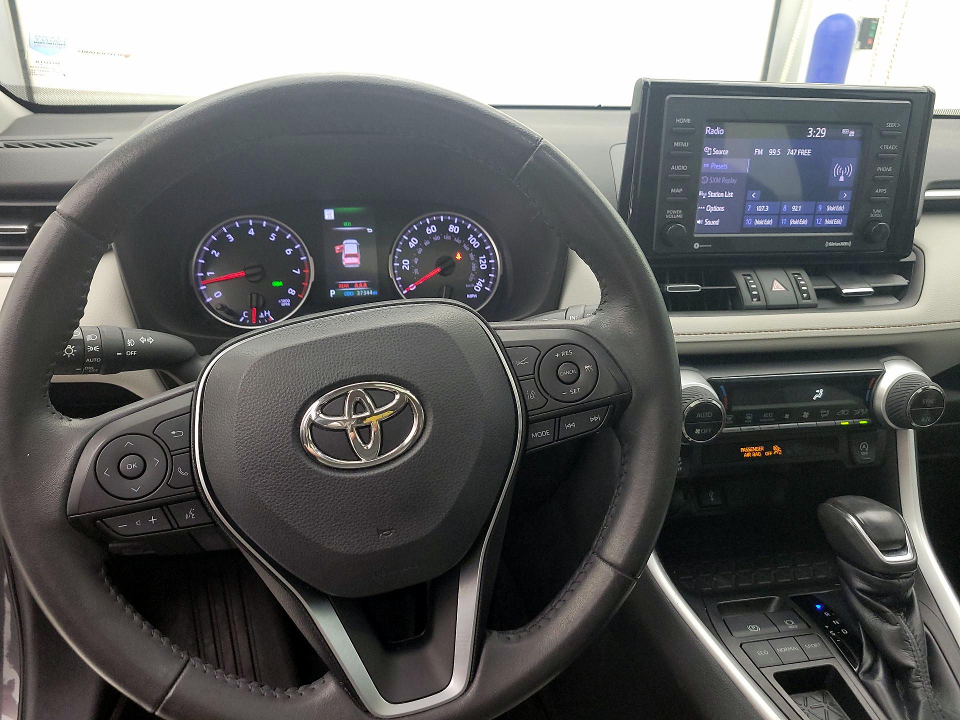 Thumbnail: 2022 Toyota RAV4 - 9