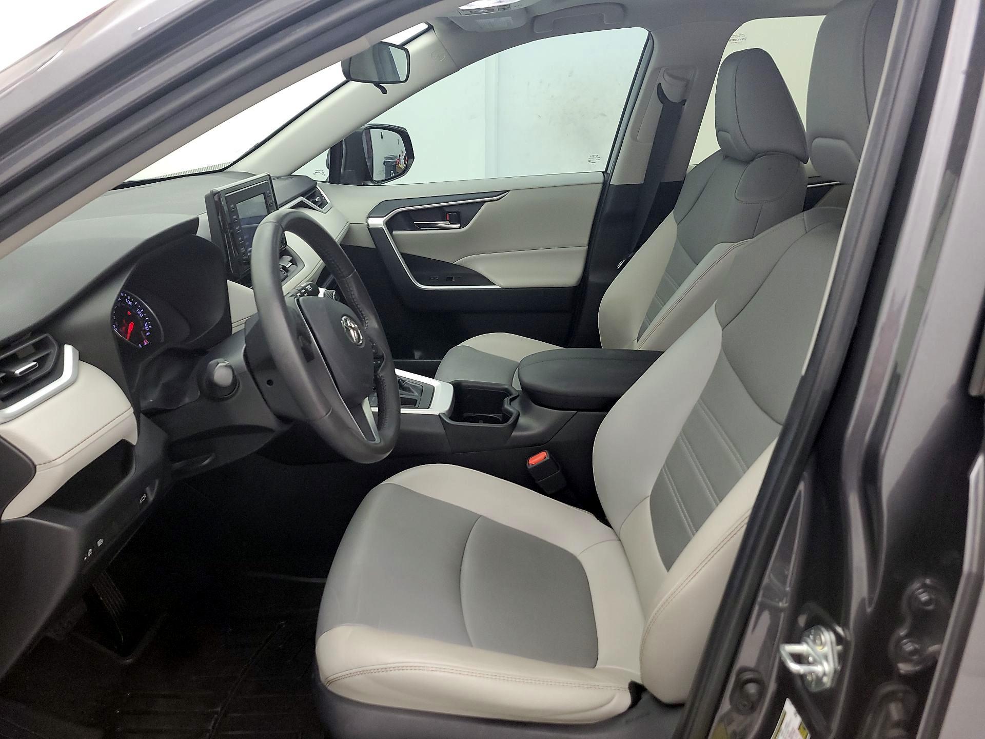 Thumbnail: 2022 Toyota RAV4 - 11