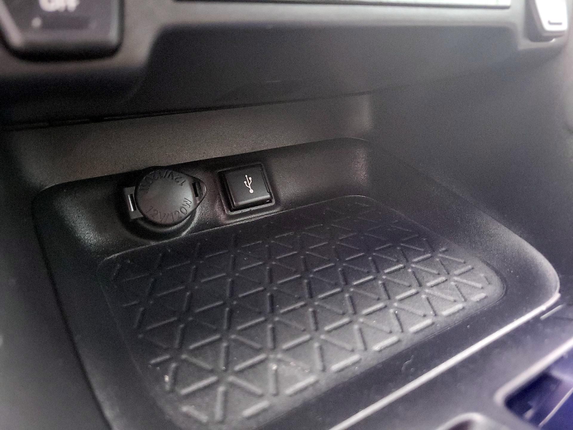 Thumbnail: 2022 Toyota RAV4 - 18