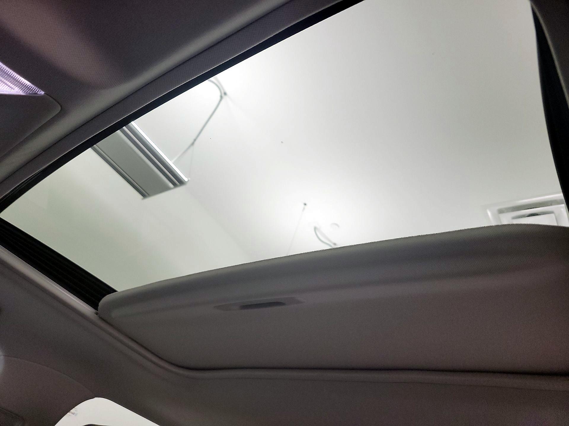 Thumbnail: 2022 Toyota RAV4 - 19