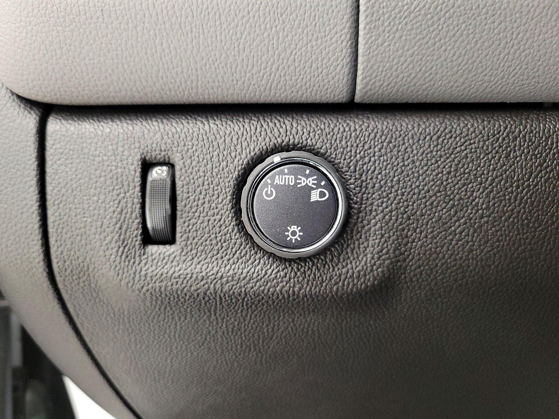 Thumbnail: 2021 Chevrolet Colorado - 13