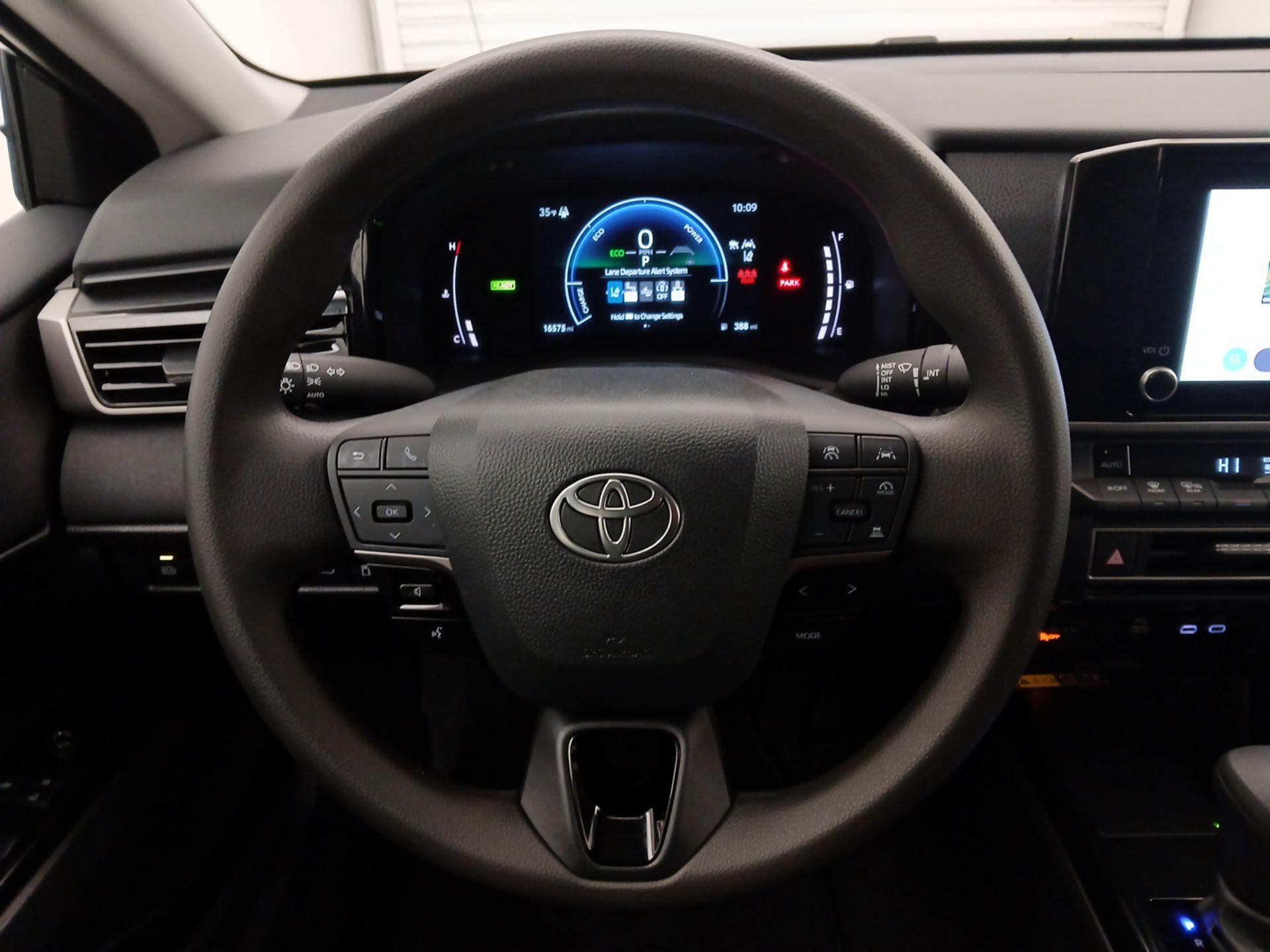 Thumbnail: 2025 Toyota Camry - 10