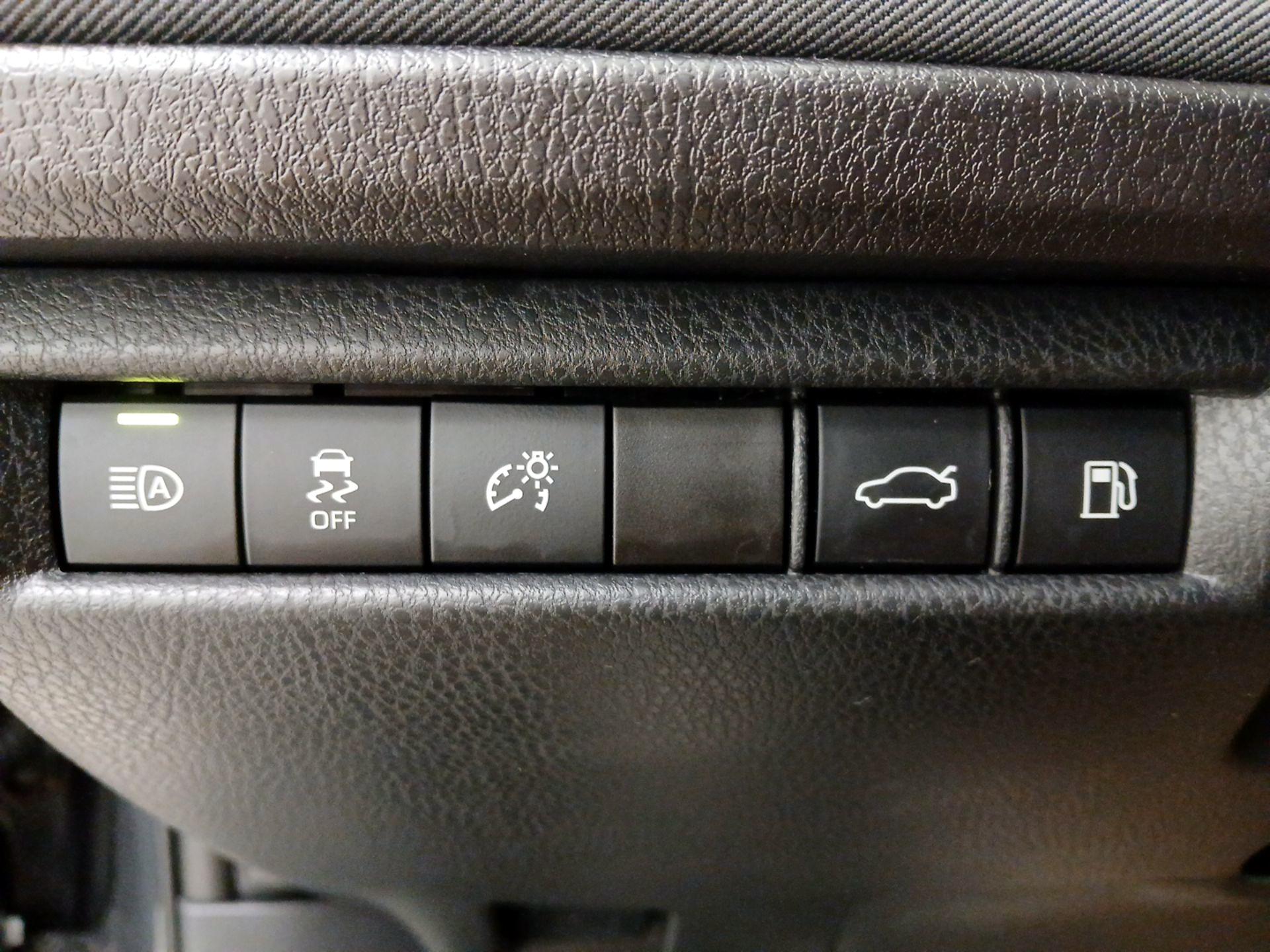 Thumbnail: 2025 Toyota Camry - 13