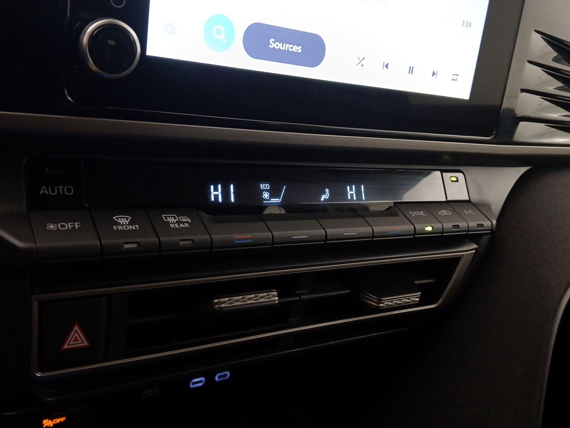 Thumbnail: 2025 Toyota Camry - 16