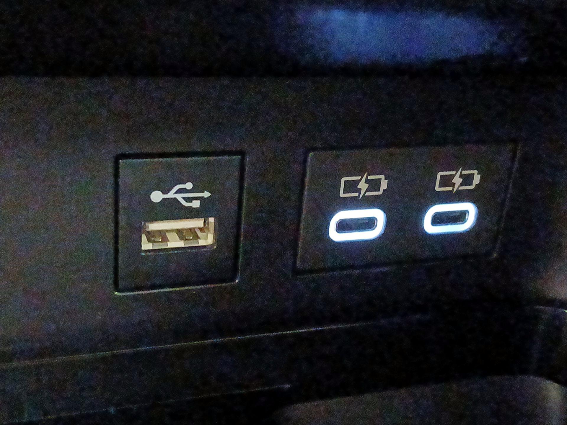 Thumbnail: 2025 Toyota Camry - 18