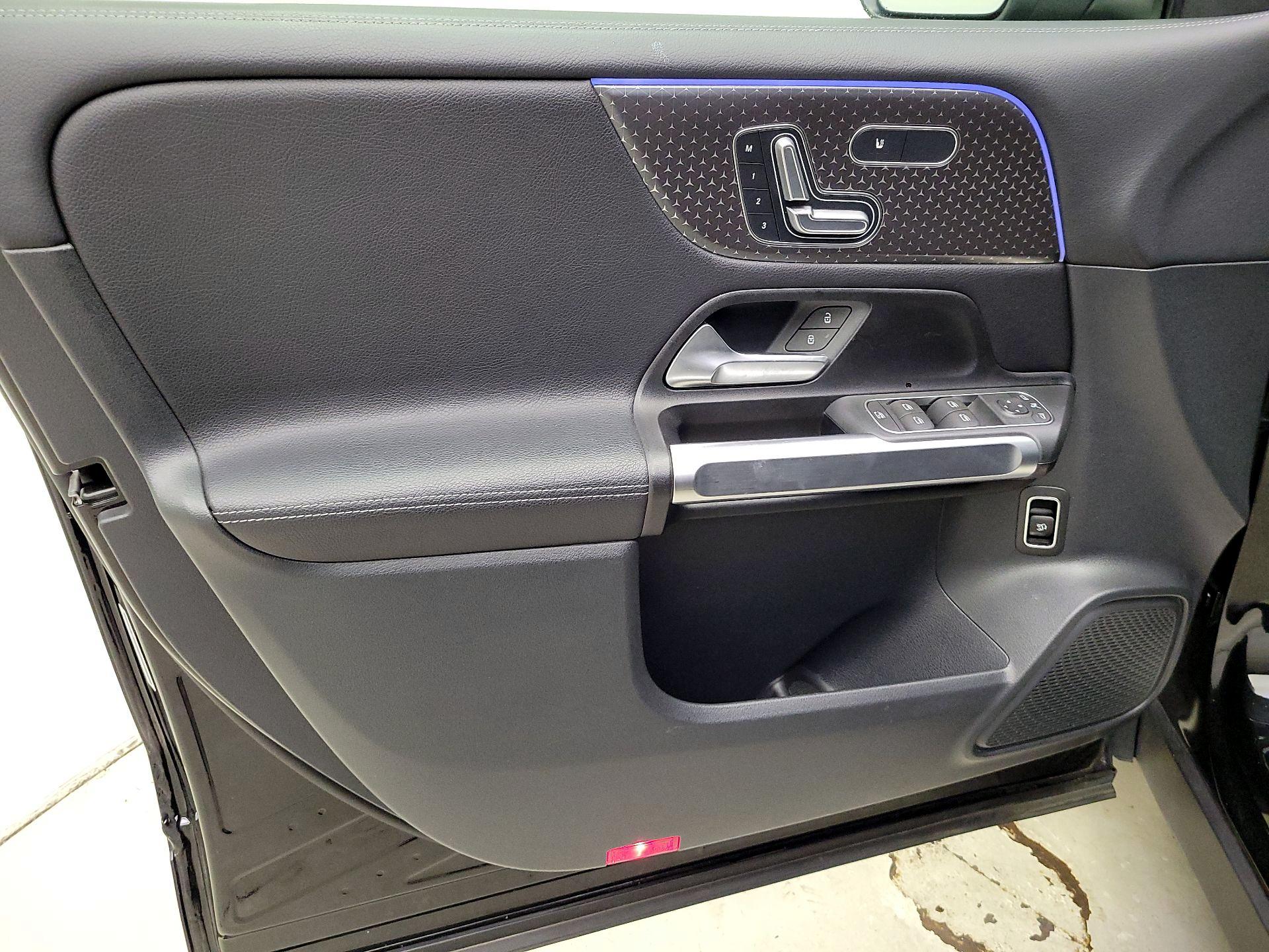 Thumbnail: 2024 Mercedes-Benz GLB - 12