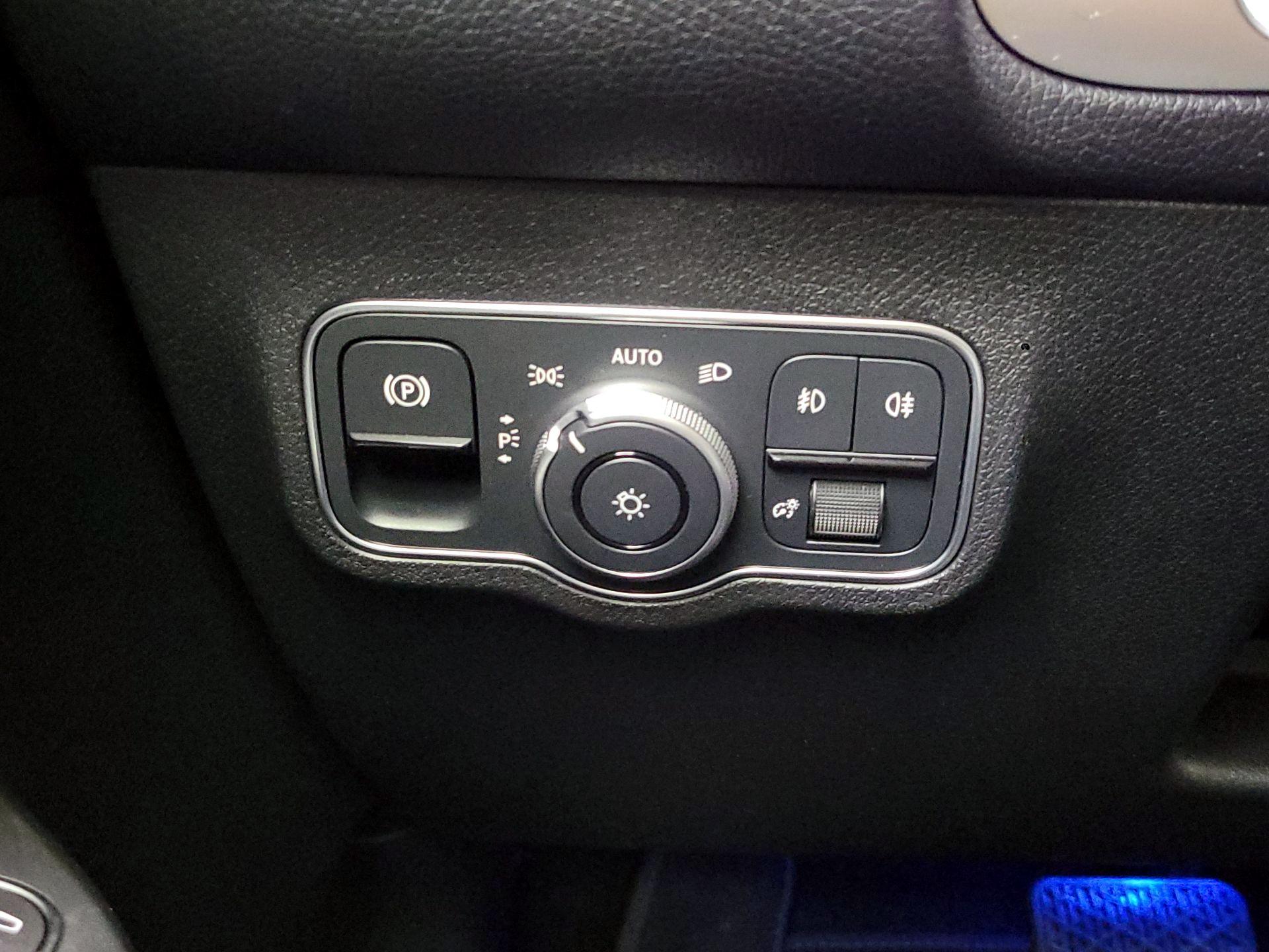 Thumbnail: 2024 Mercedes-Benz GLB - 13