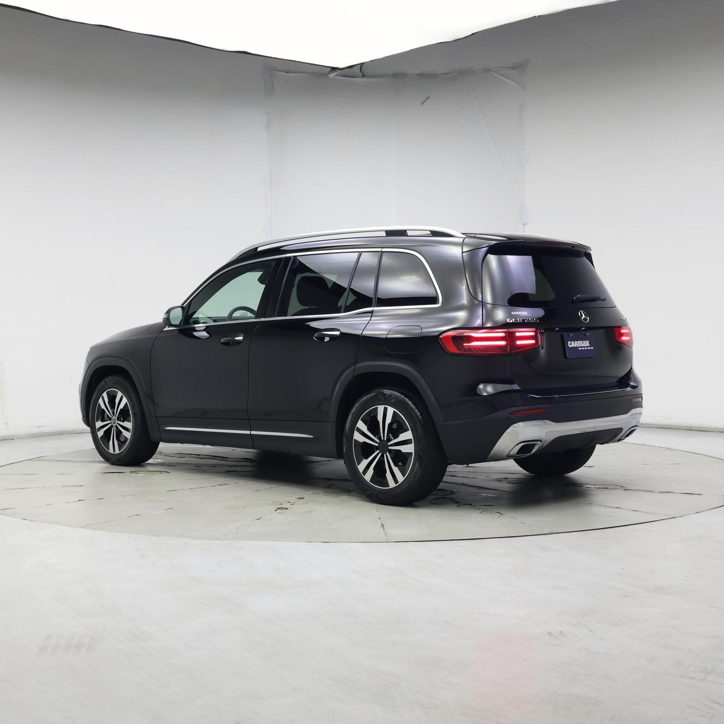 Thumbnail: 2024 Mercedes-Benz GLB - 2