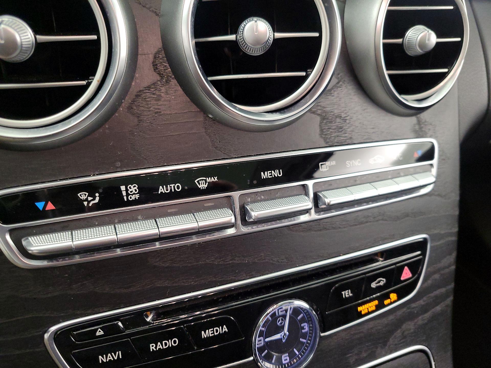 Thumbnail: 2016 Mercedes-Benz C-Class - 17