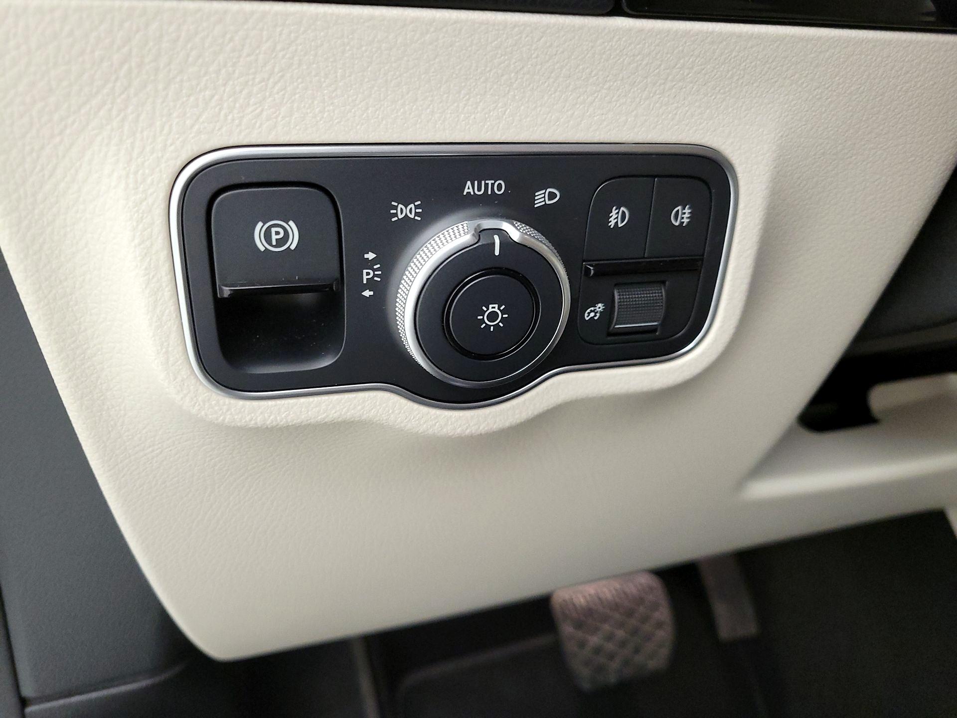 Thumbnail: 2025 Mercedes-Benz GLA - 13