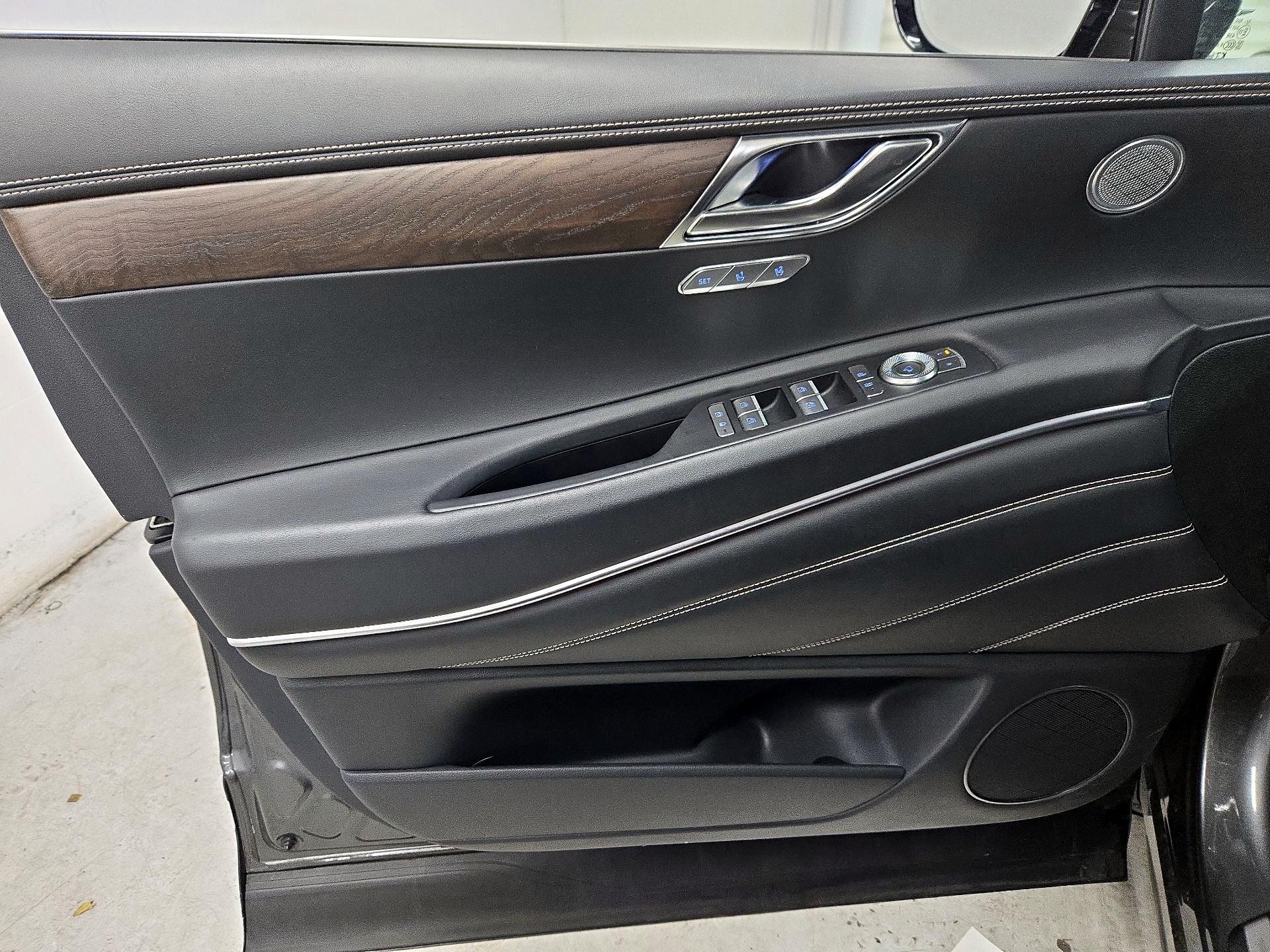 Thumbnail: 2024 Genesis GV80 - 12