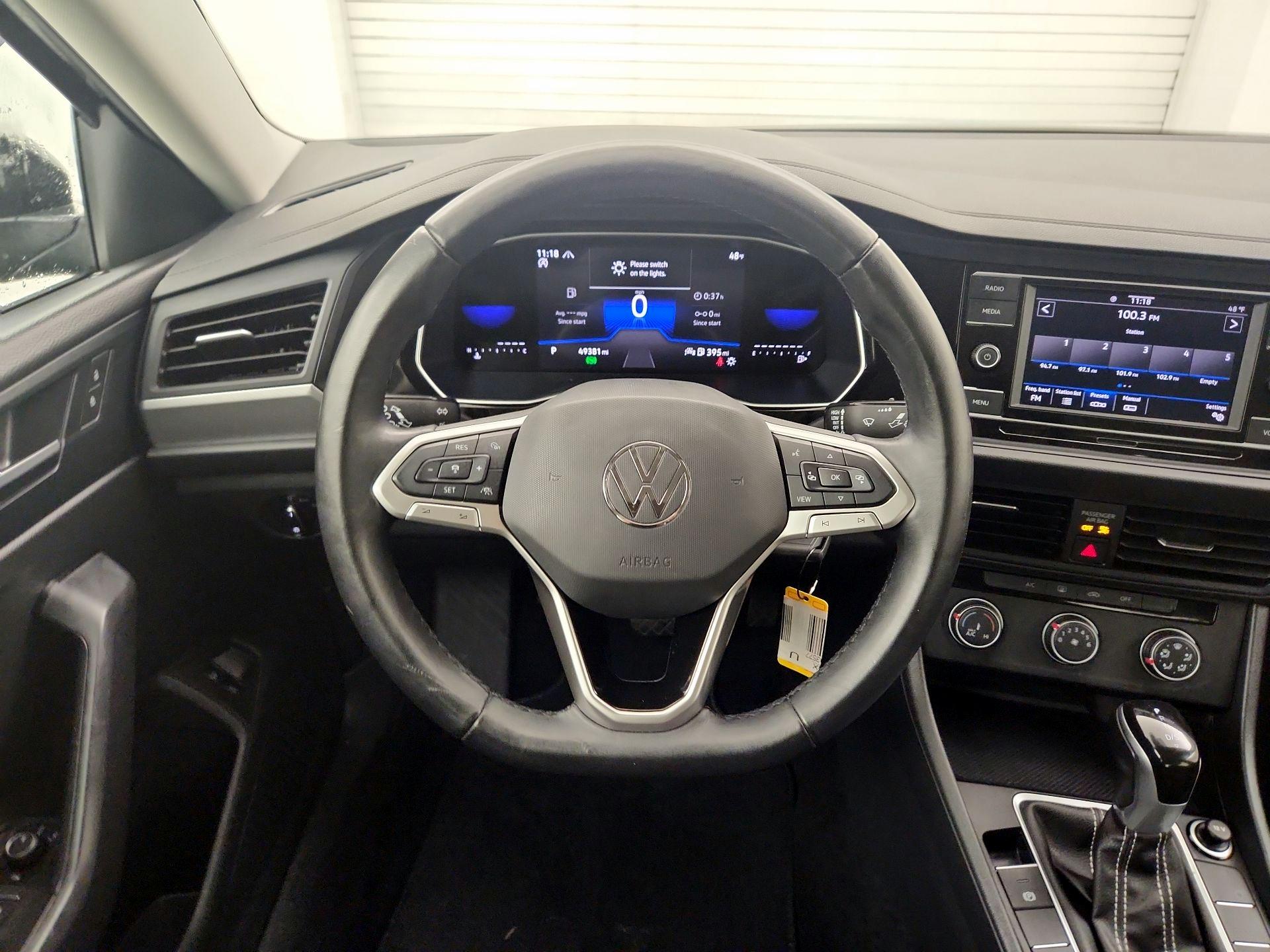 Thumbnail: 2024 Volkswagen Jetta - 10