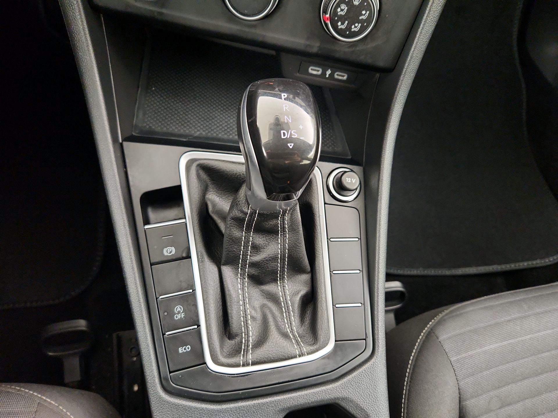 Thumbnail: 2024 Volkswagen Jetta - 17