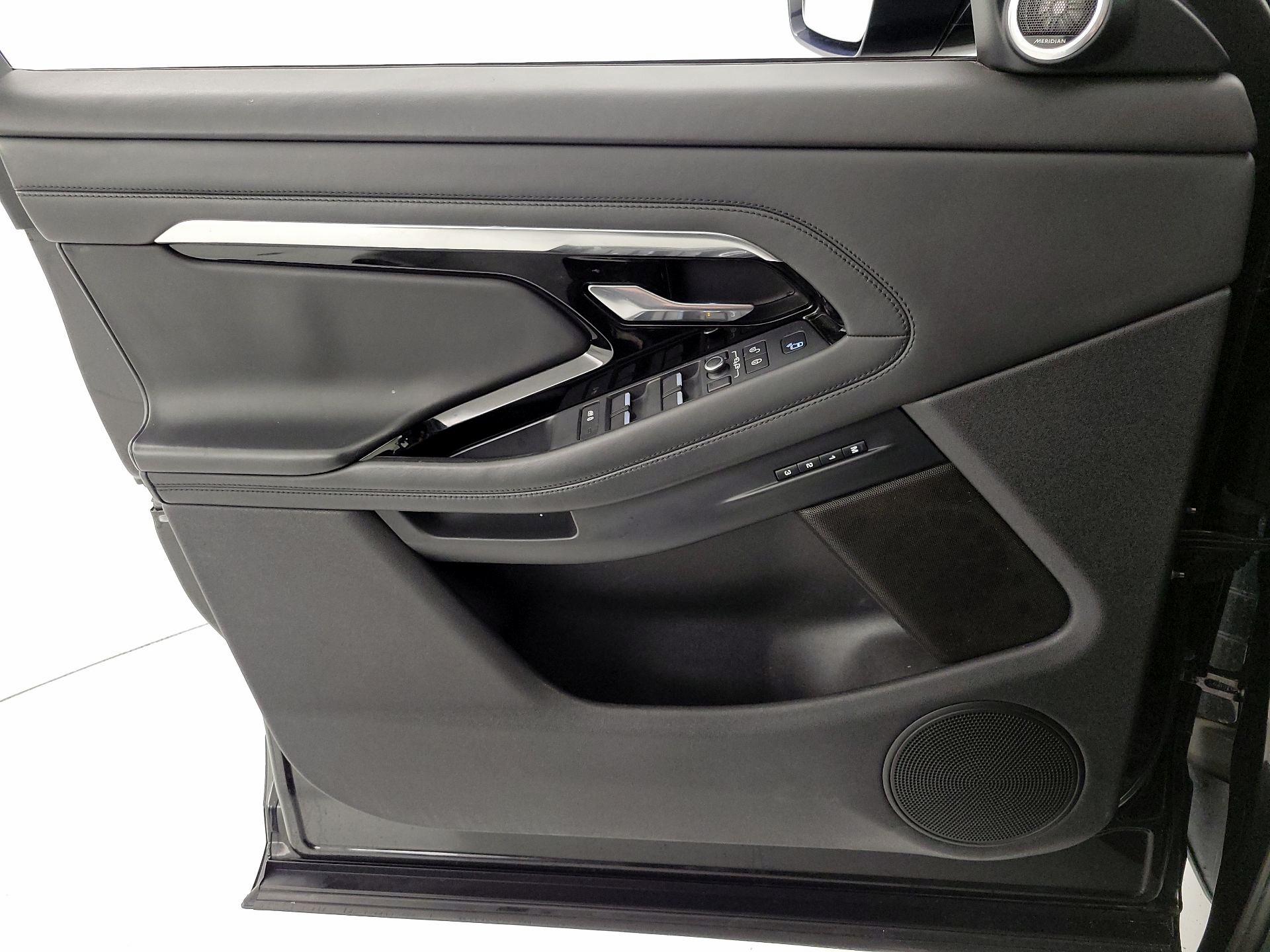 Thumbnail: 2020 Land Rover Range Rover Evoque - 12