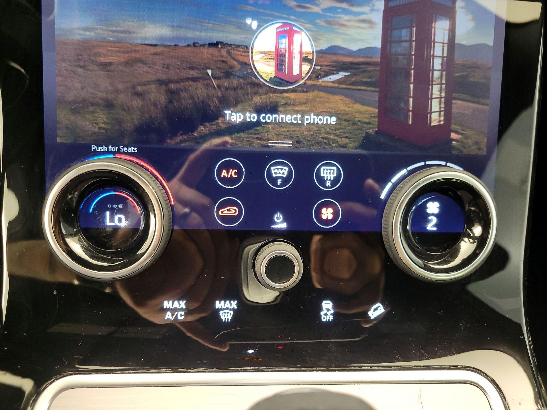 Thumbnail: 2020 Land Rover Range Rover Evoque - 17