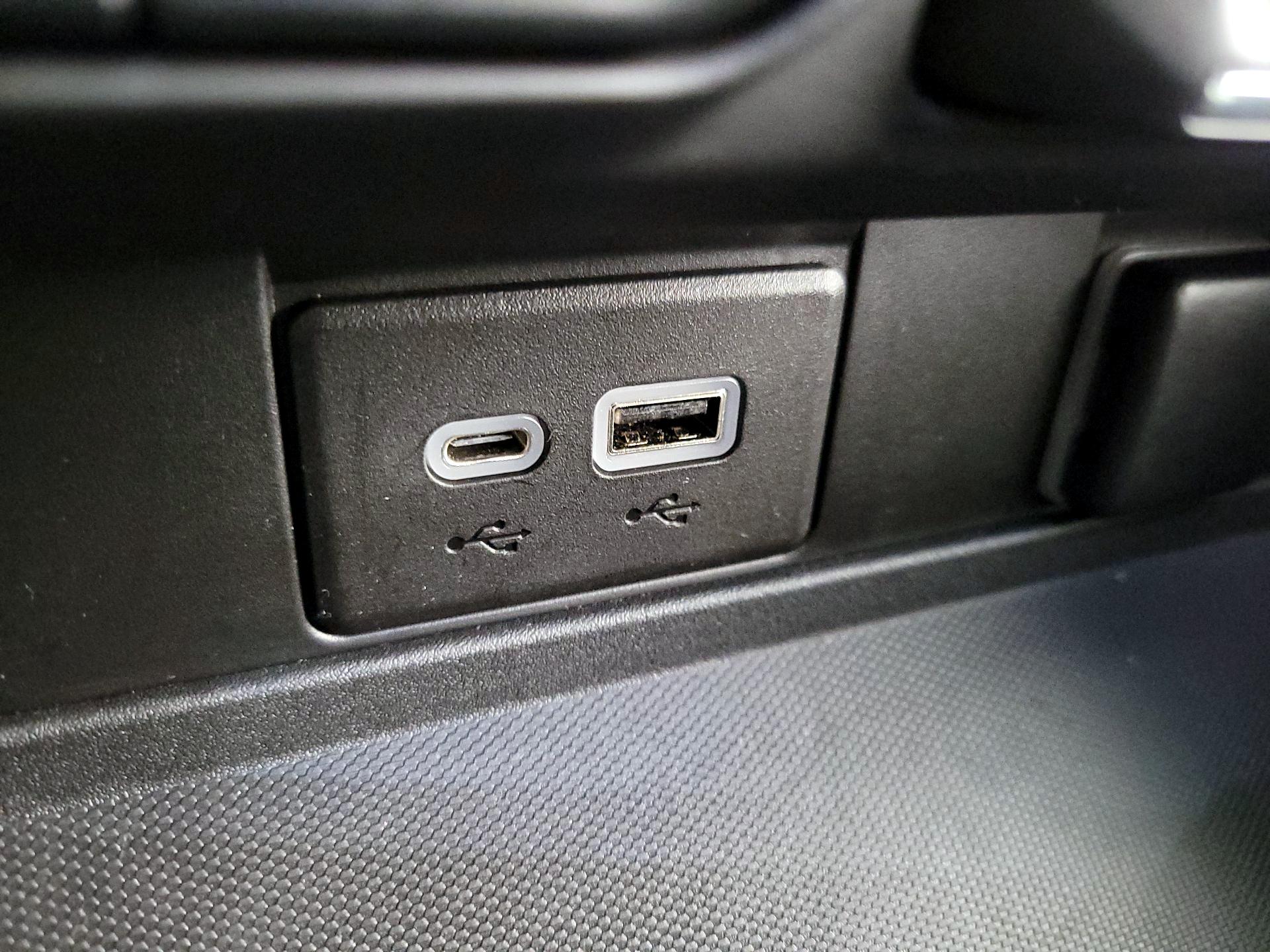 Thumbnail: 2022 Chevrolet Tahoe - 18