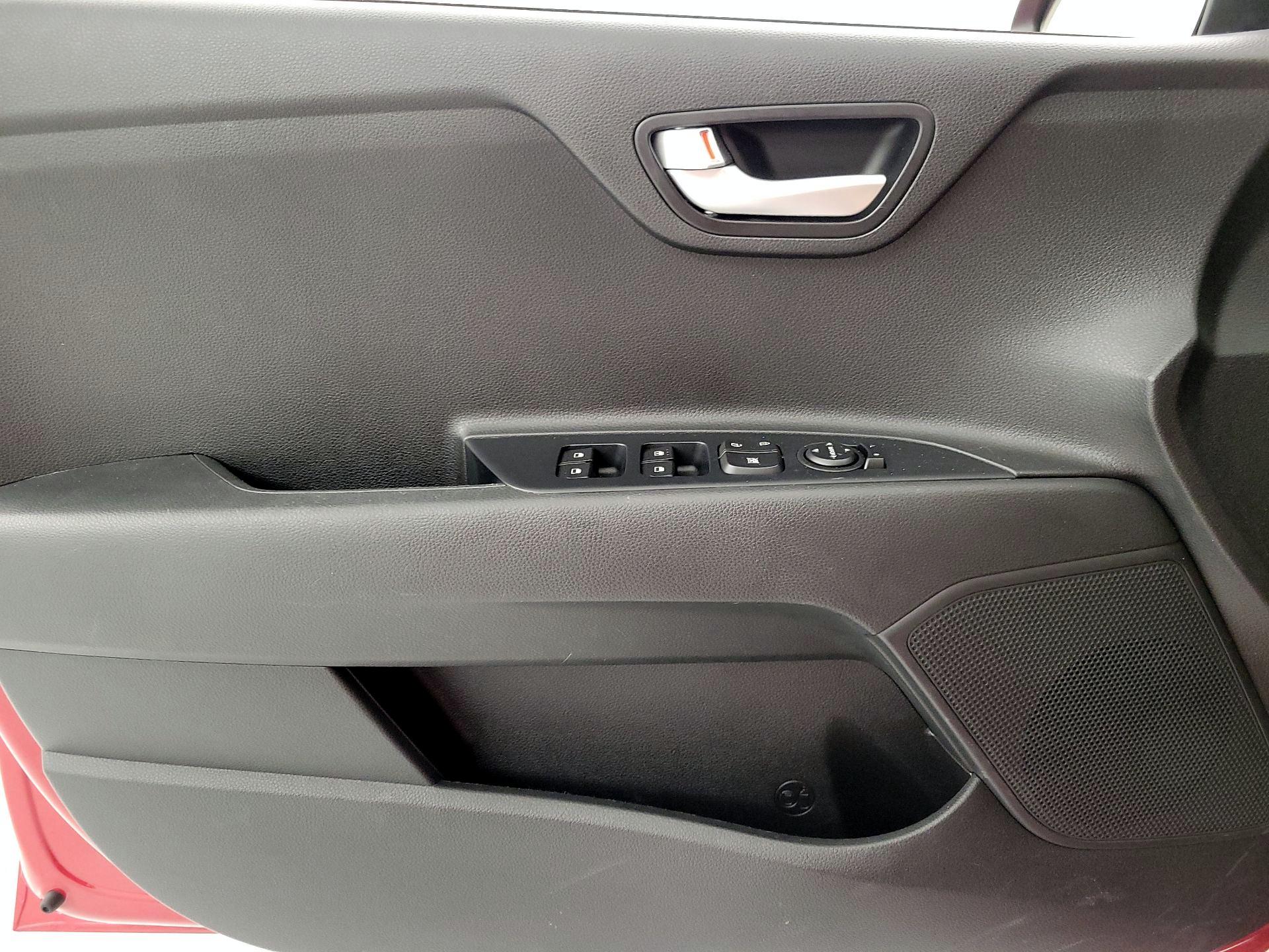 Thumbnail: 2022 Kia Rio - 12