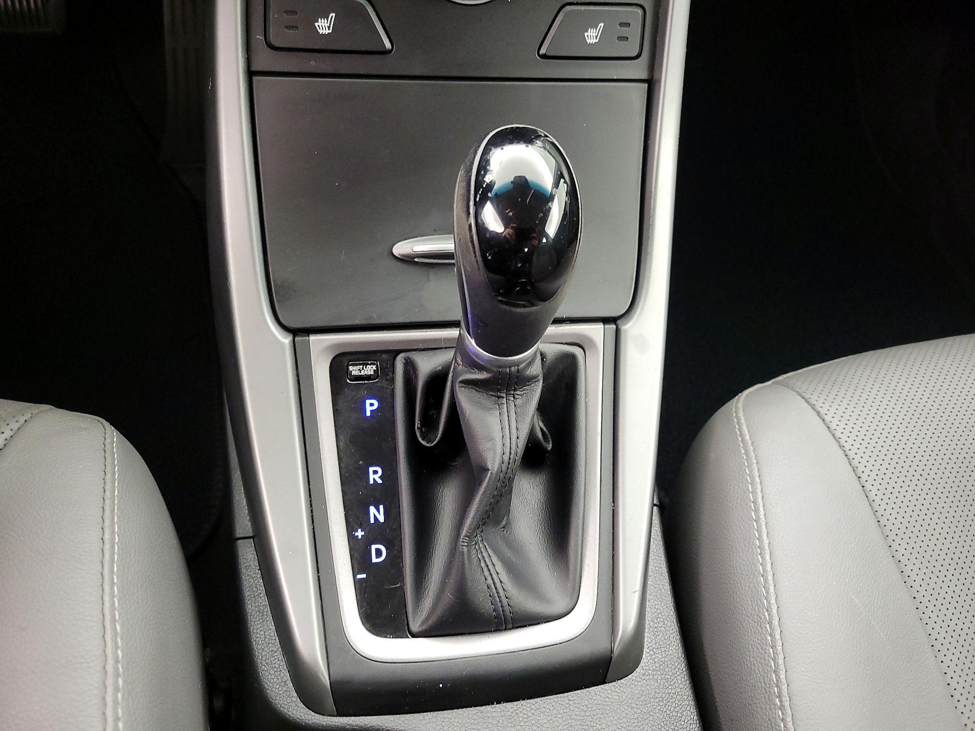 Thumbnail: 2016 Hyundai Elantra - 17