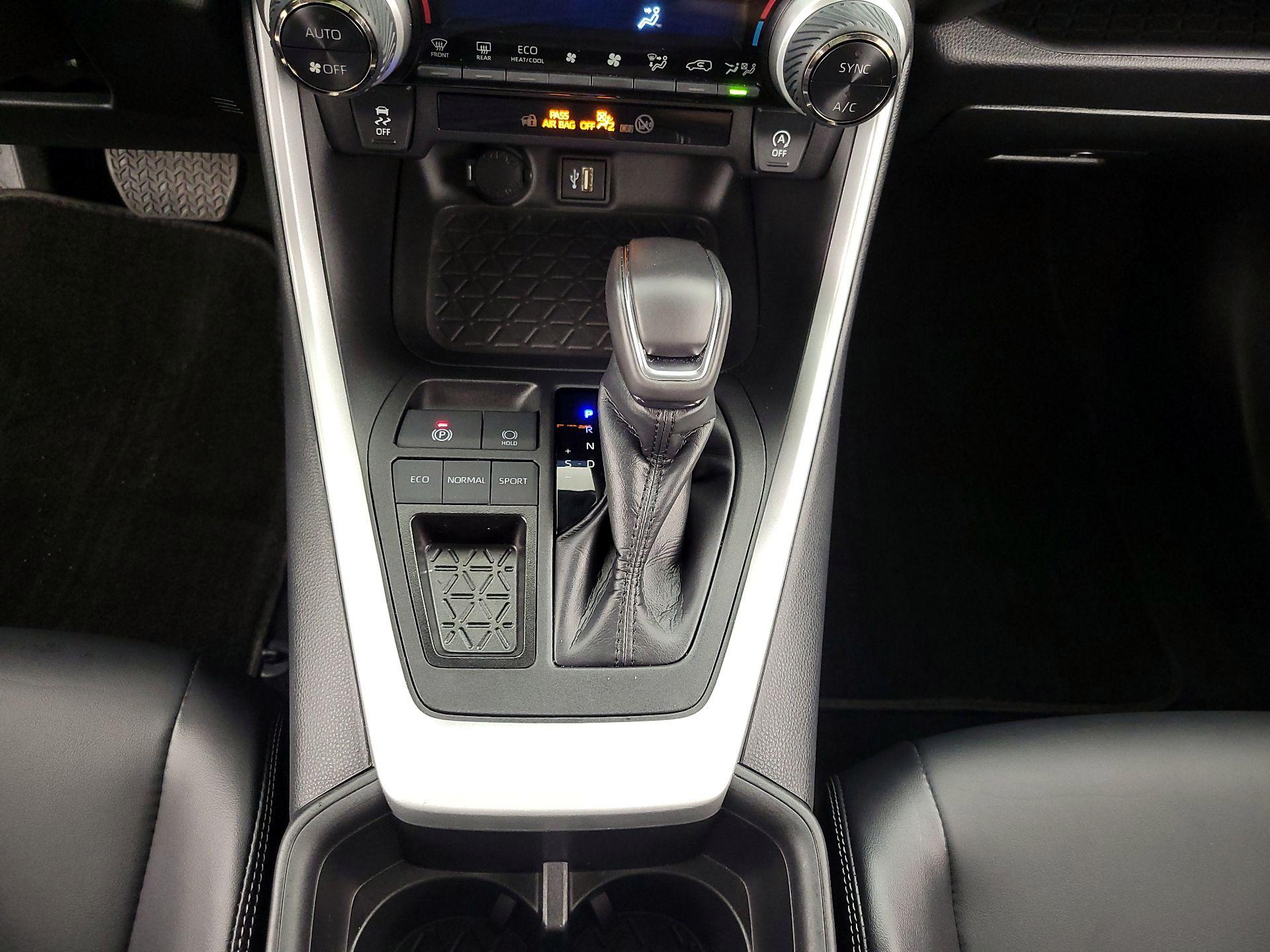 Thumbnail: 2024 Toyota RAV4 - 17