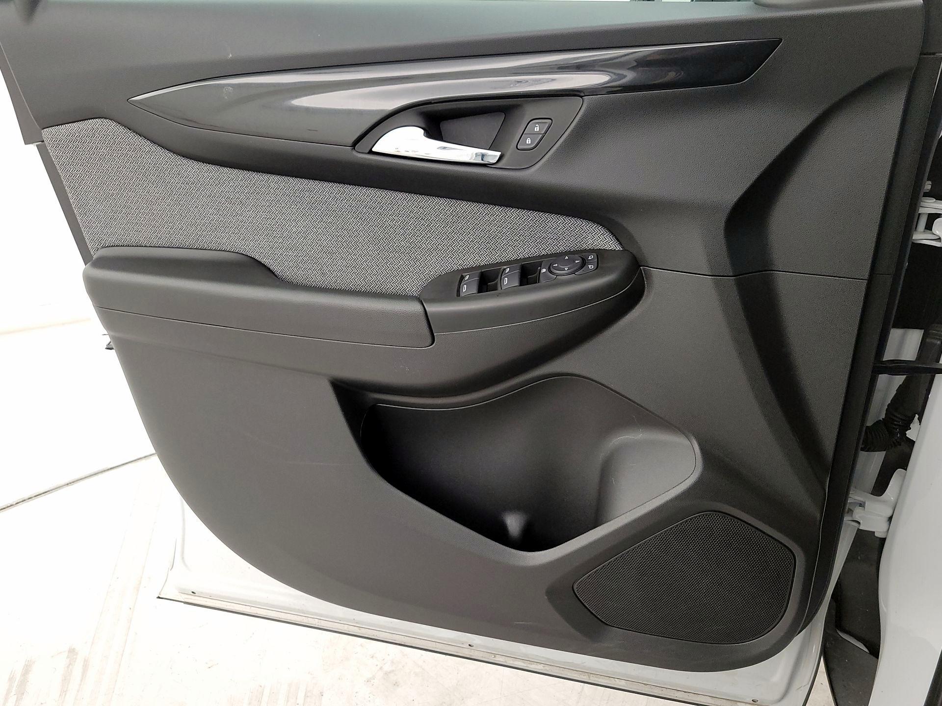 Thumbnail: 2025 Chevrolet TrailBlazer - 12